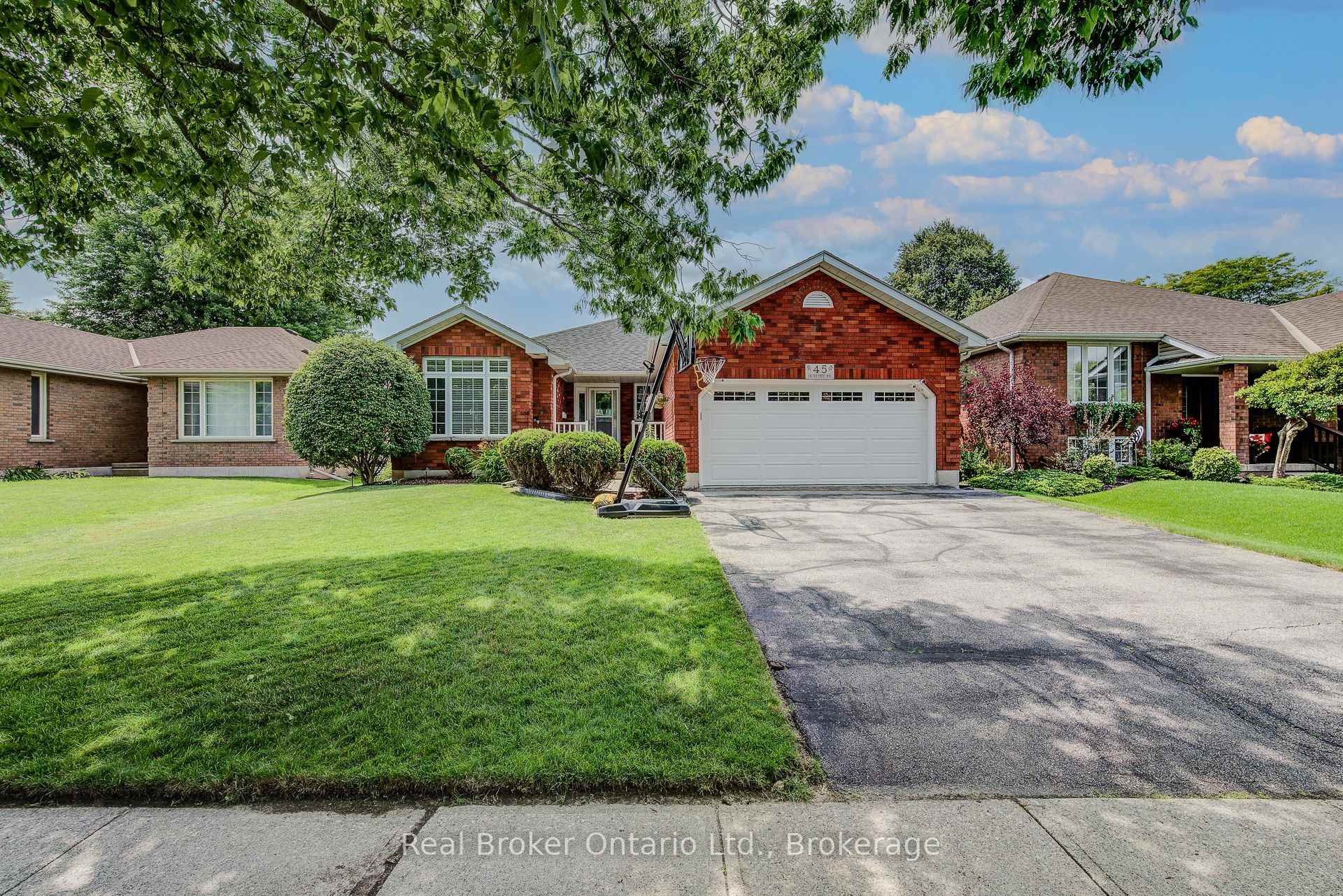 Photo 2 of 45 Olivetree Road, Brantford, Greenbrier — HOMEH