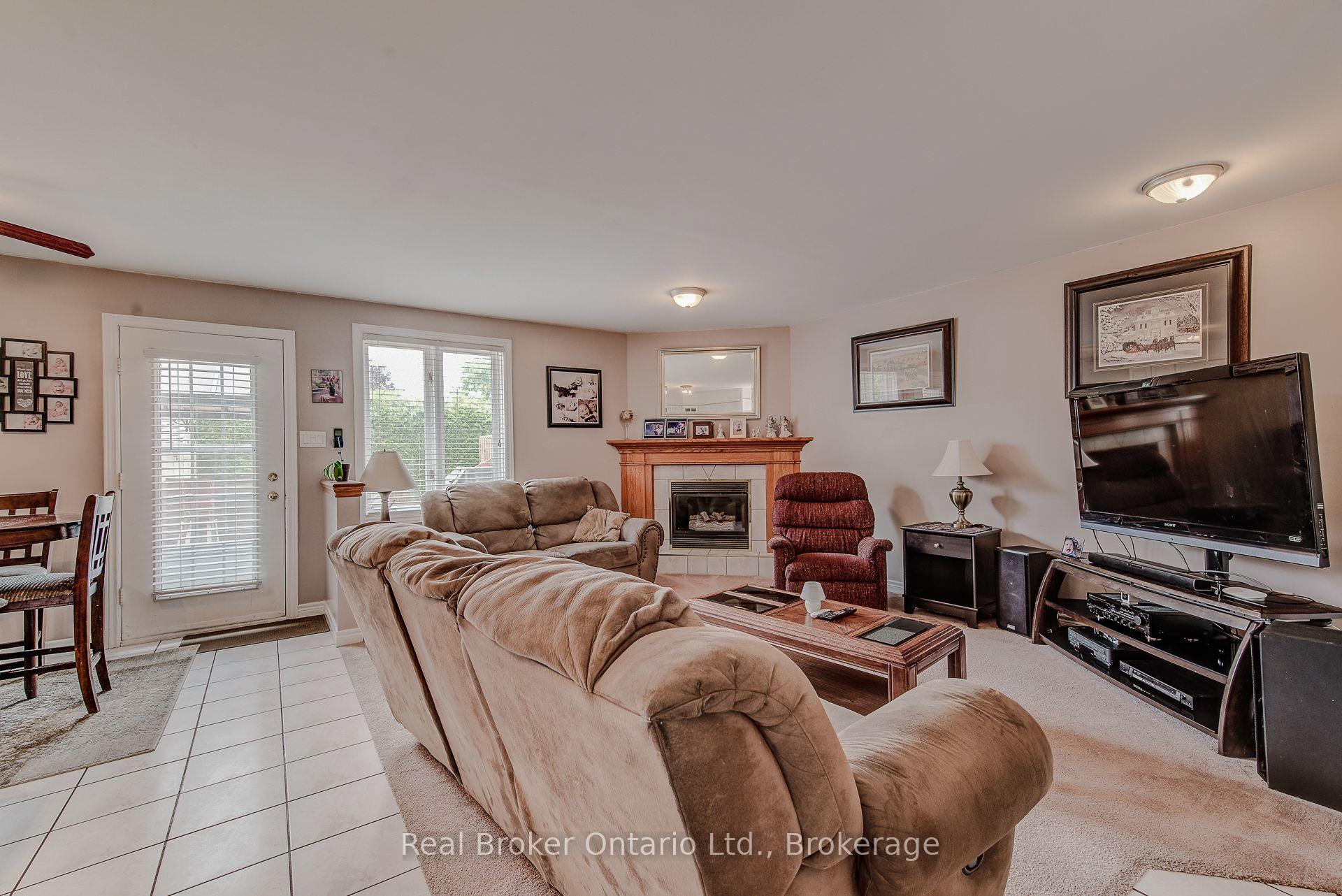 Photo 12 of 45 Olivetree Road, Brantford, Greenbrier — HOMEH