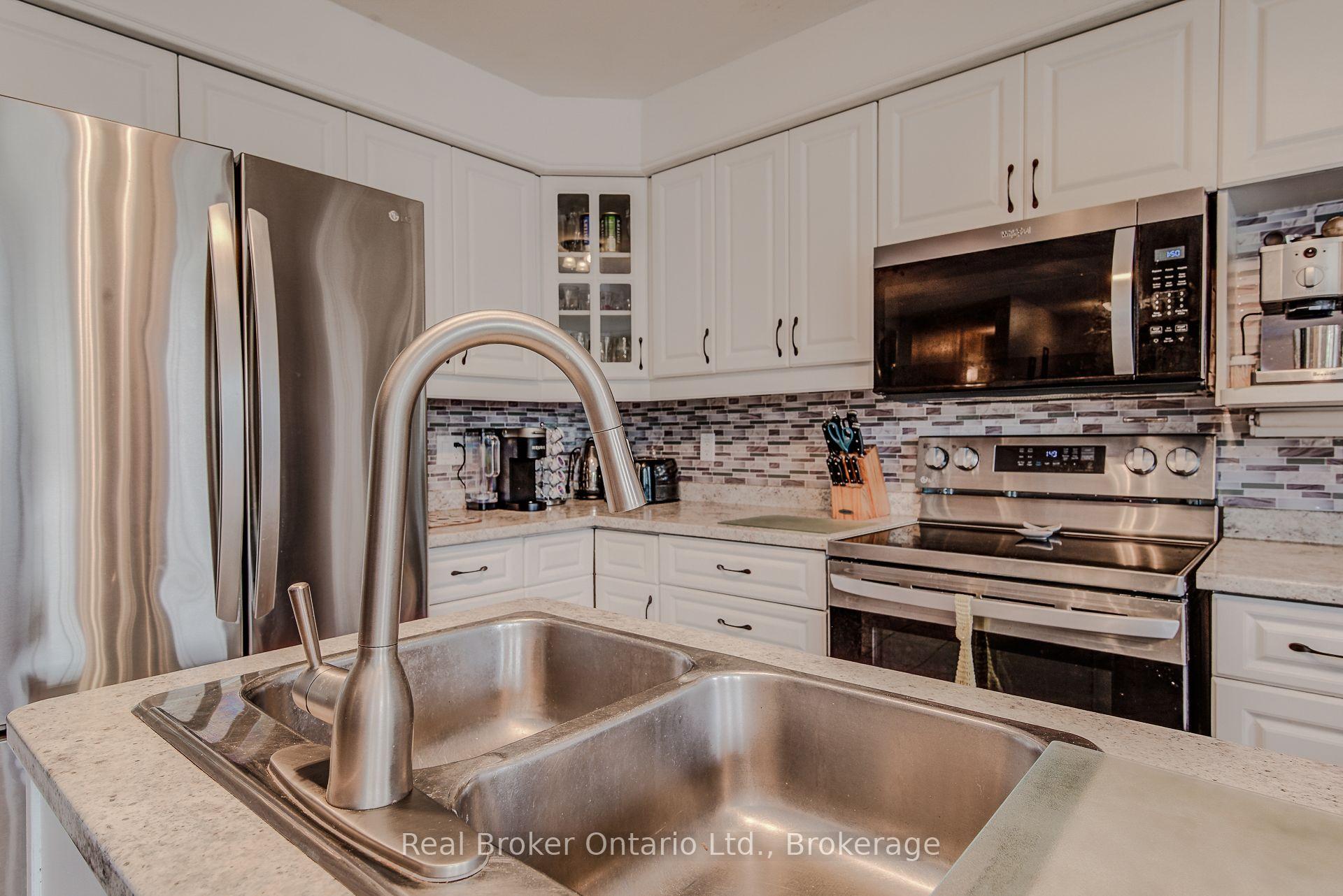 Photo 14 of 45 Olivetree Road, Brantford, Greenbrier — HOMEH
