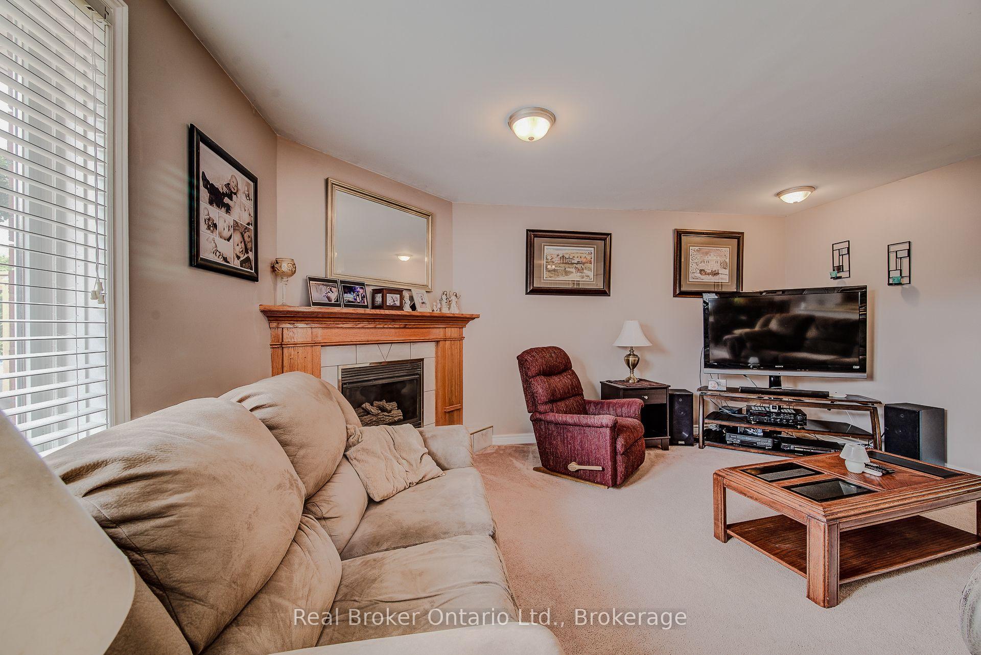 Photo 18 of 45 Olivetree Road, Brantford, Greenbrier — HOMEH