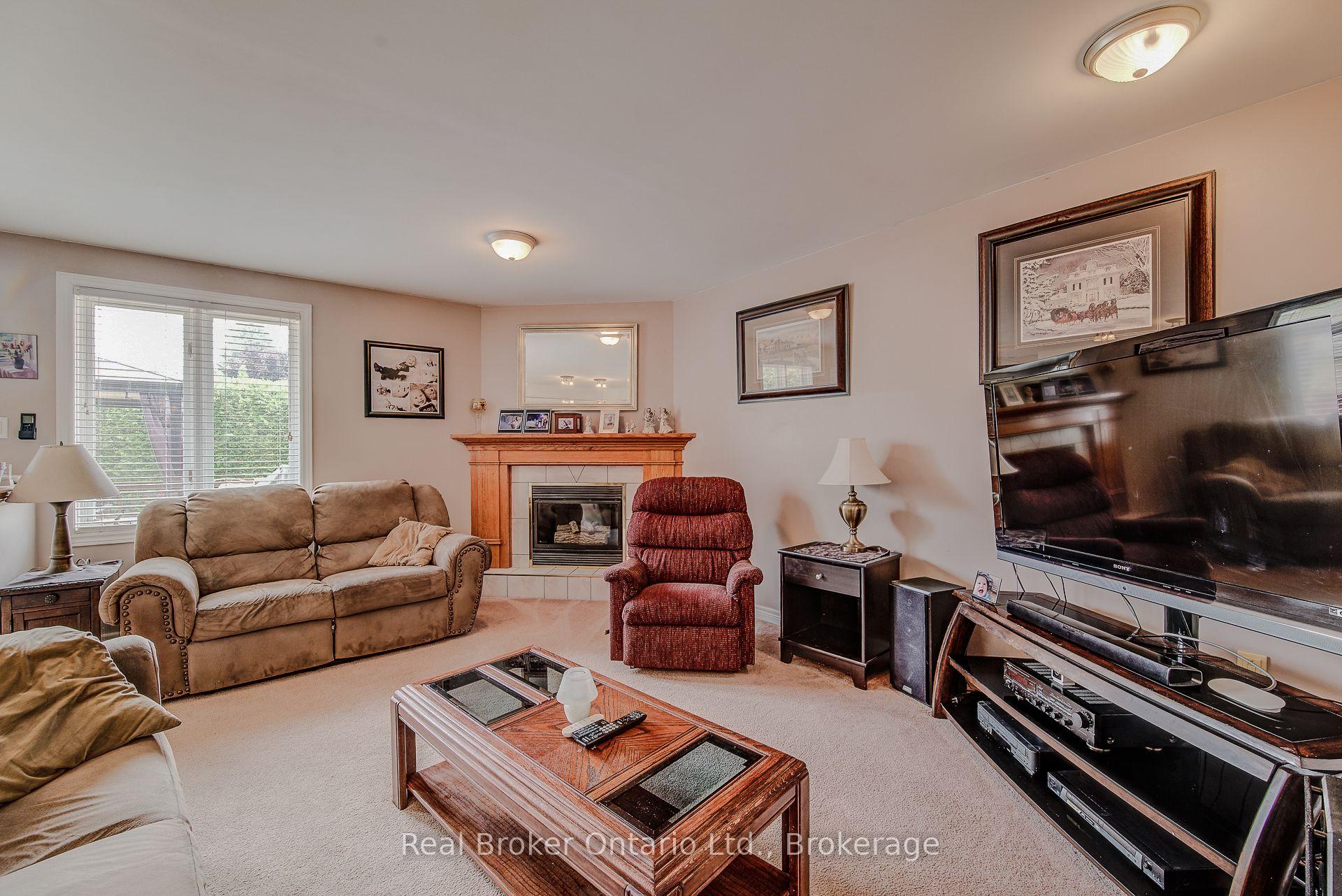 Photo 19 of 45 Olivetree Road, Brantford, Greenbrier — HOMEH