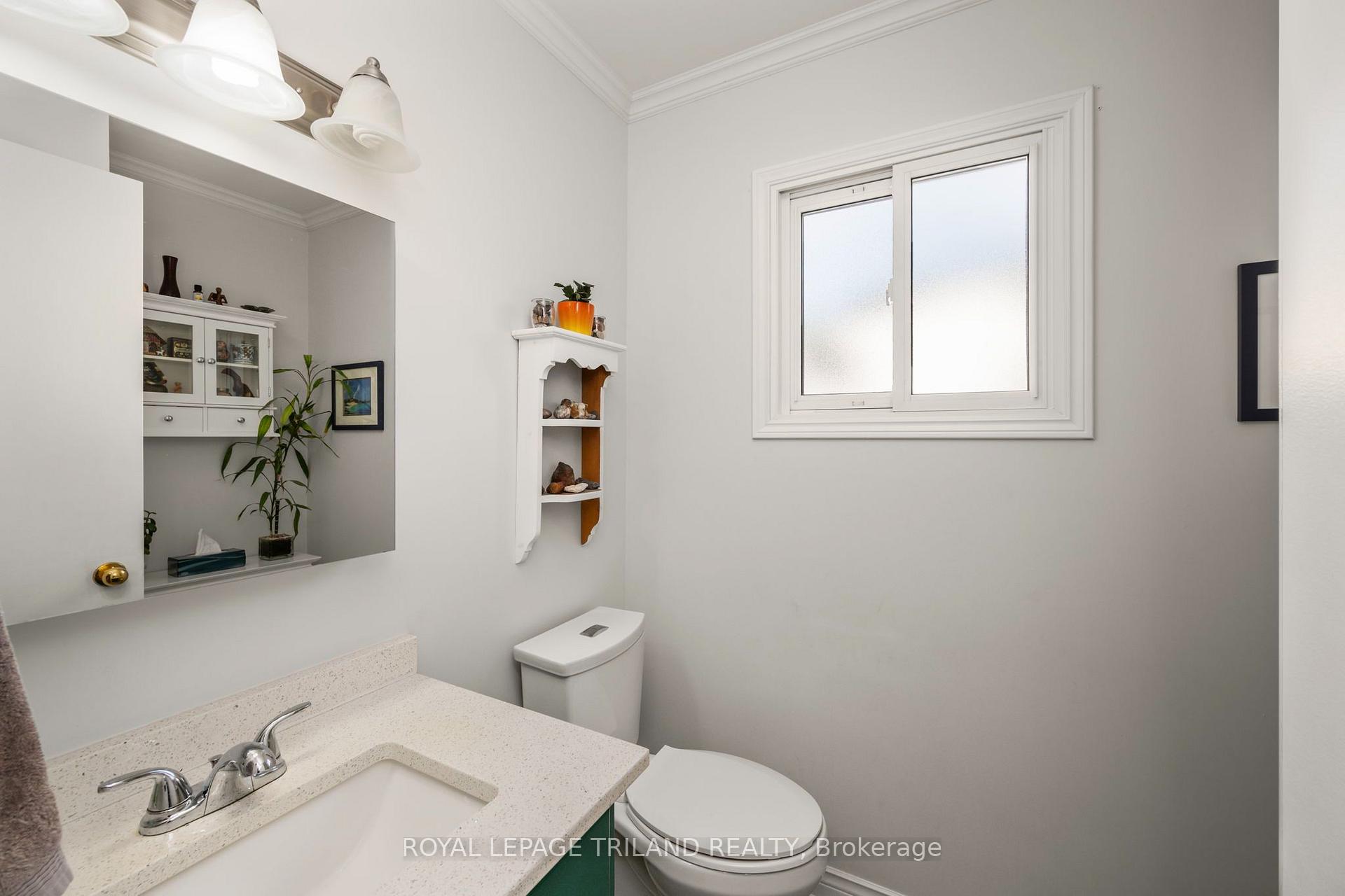 Photo 15 of Unit 14, 300 Sandringham Crescent, London, South R — HOMEH