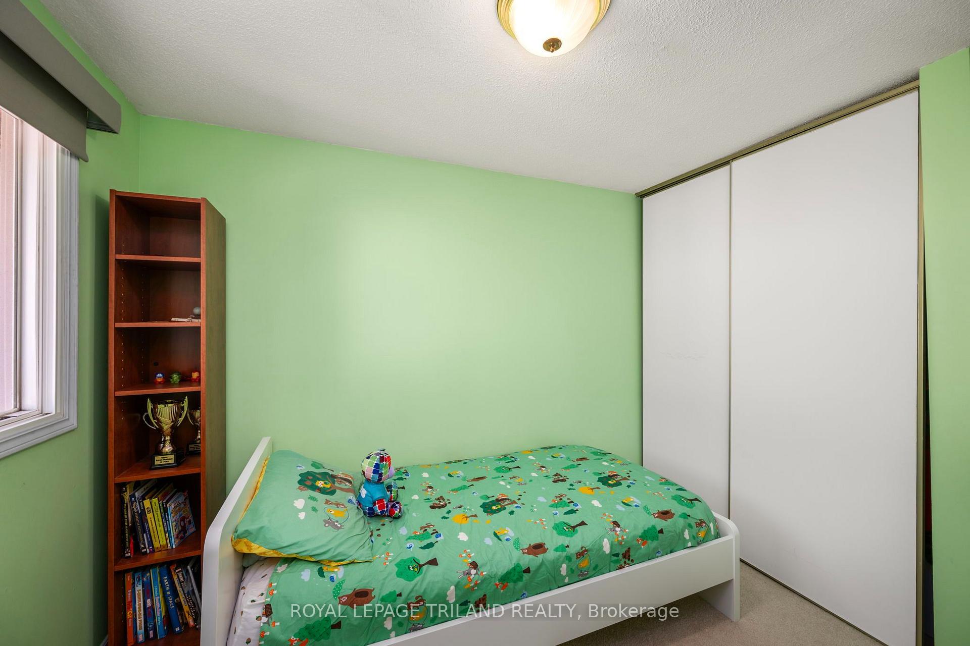 Photo 17 of Unit 14, 300 Sandringham Crescent, London, South R — HOMEH