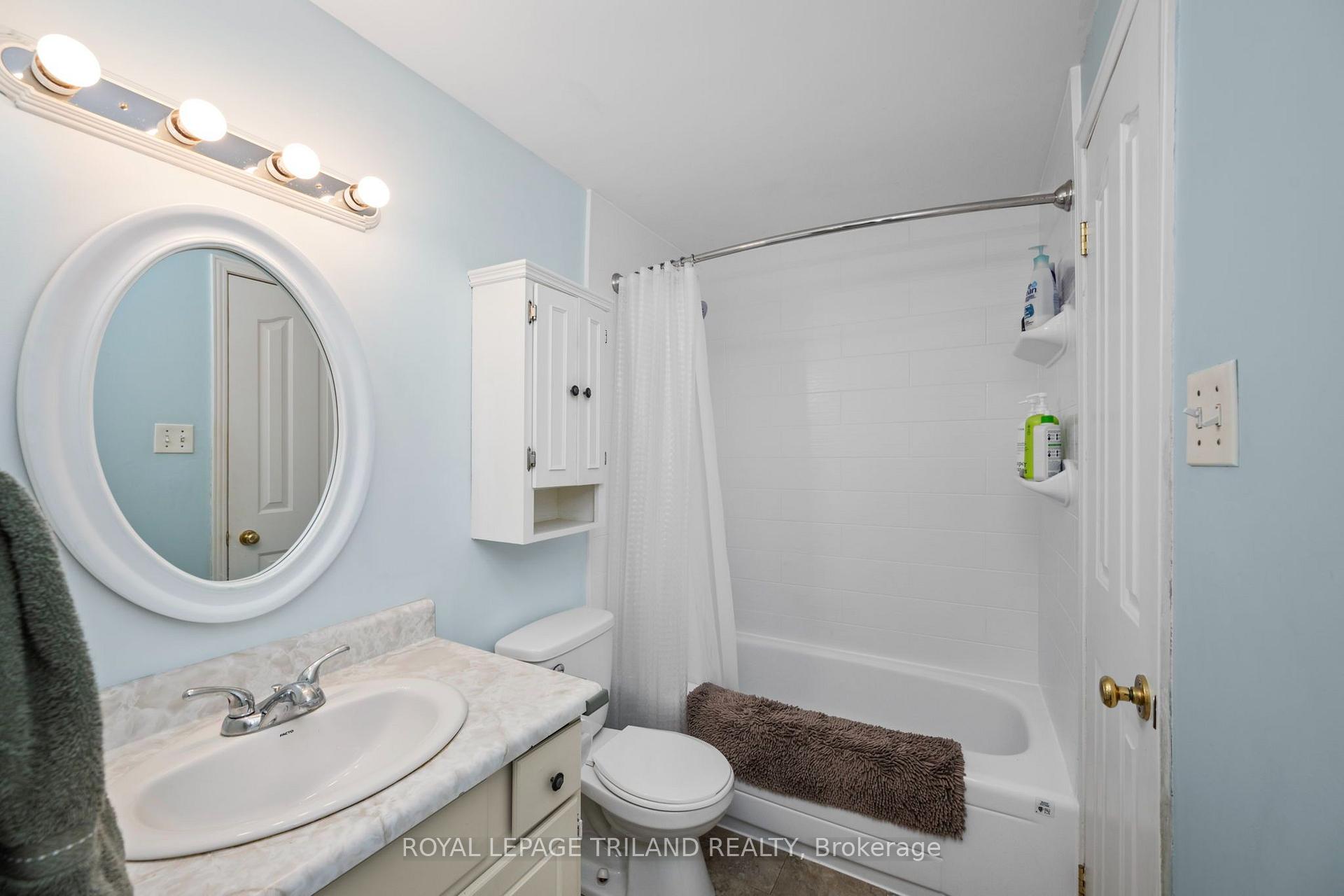 Photo 24 of Unit 14, 300 Sandringham Crescent, London, South R — HOMEH