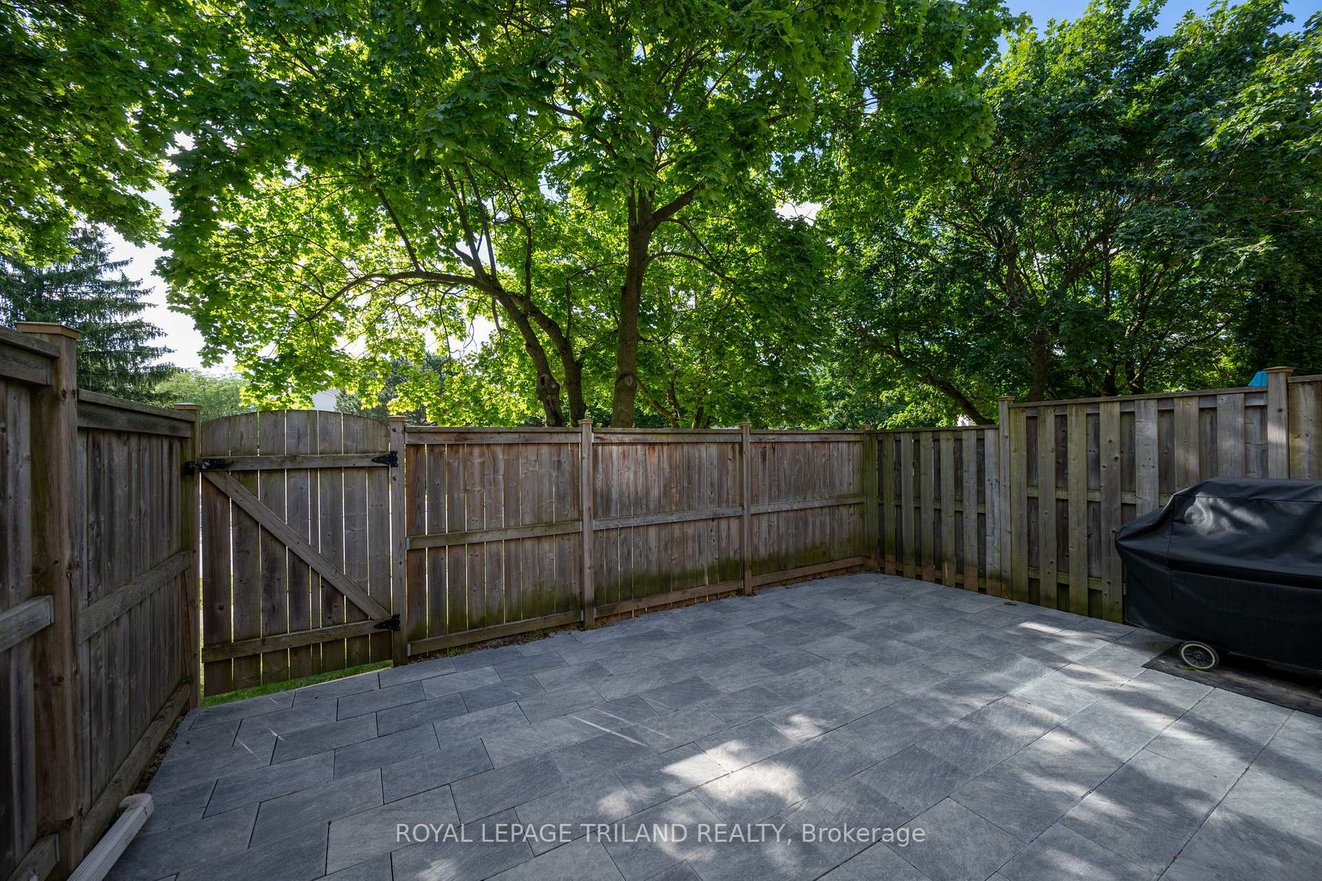 Photo 26 of Unit 14, 300 Sandringham Crescent, London, South R — HOMEH