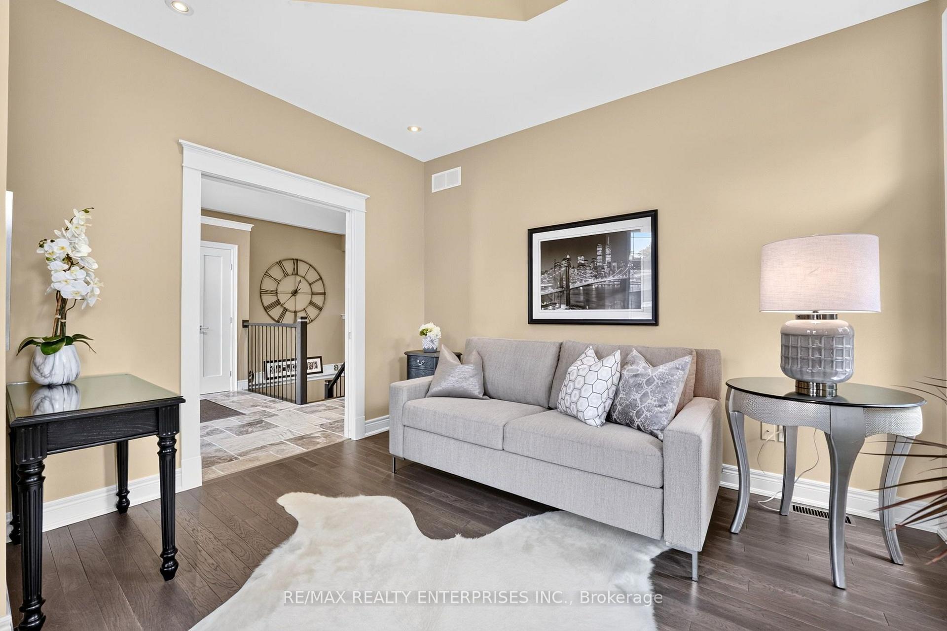 Photo 9 of 6339 Pinestone Road, Niagara Falls, Stamford — HOMEH