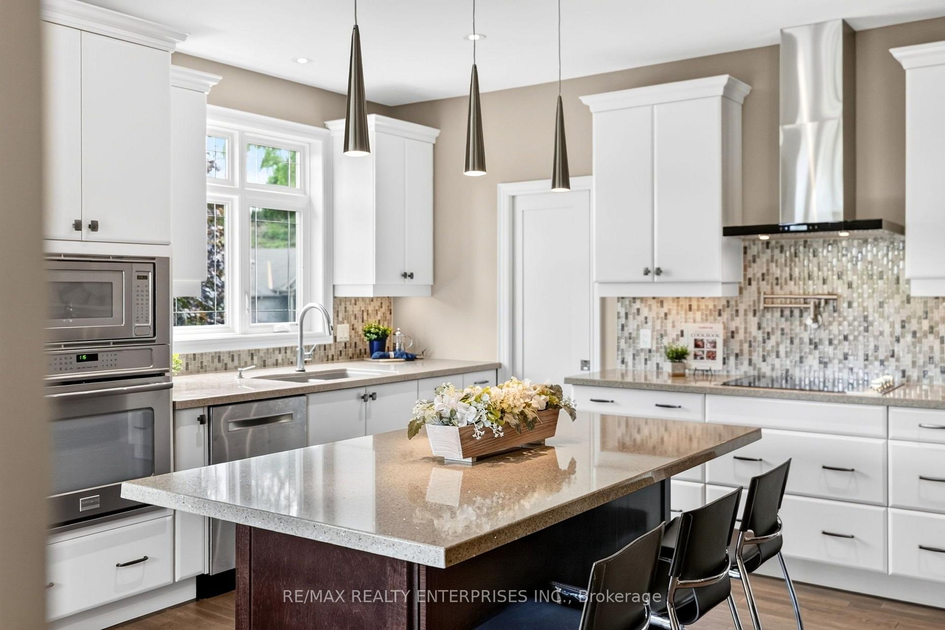 Photo 16 of 6339 Pinestone Road, Niagara Falls, Stamford — HOMEH