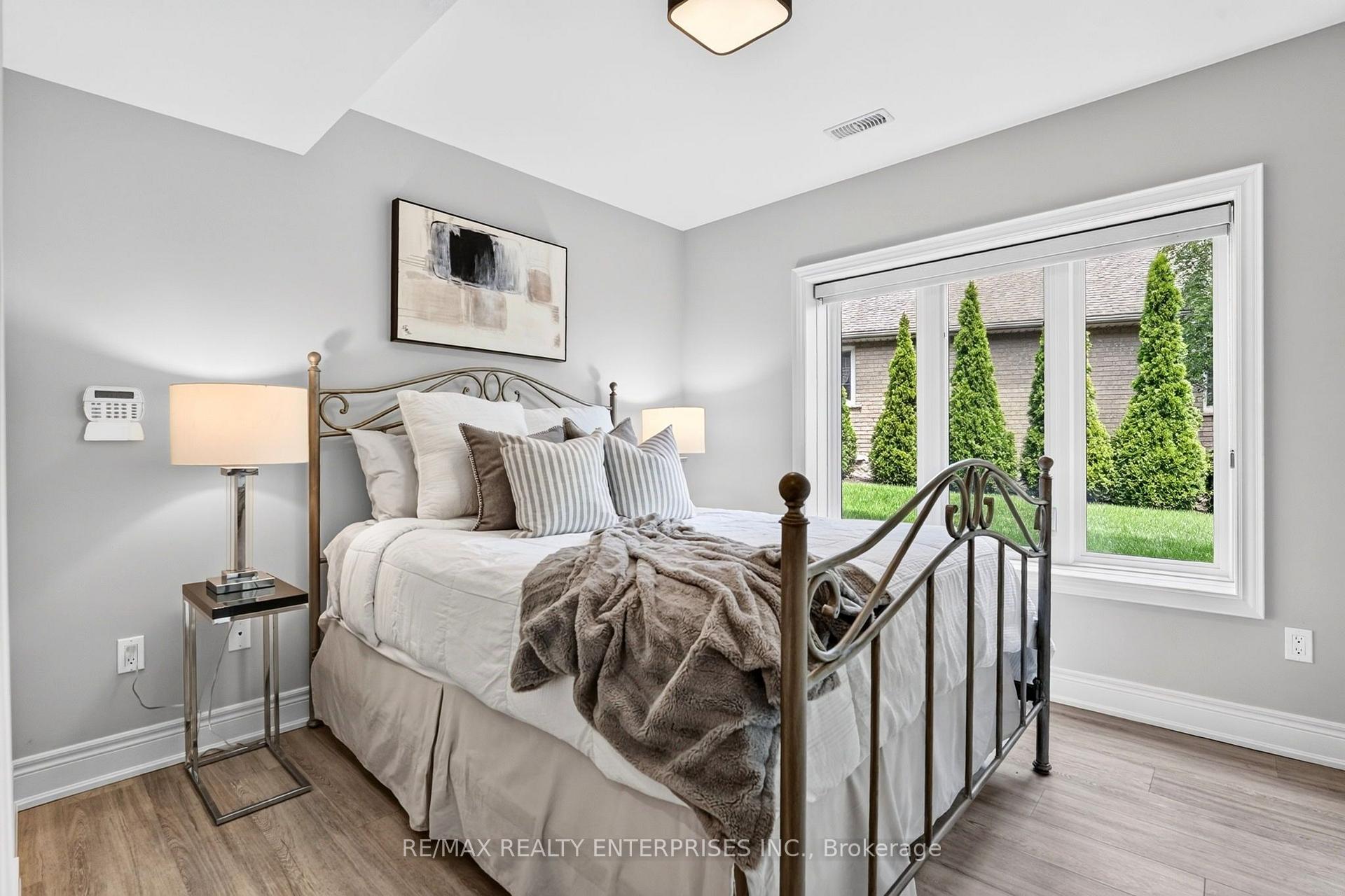 Photo 37 of 6339 Pinestone Road, Niagara Falls, Stamford — HOMEH