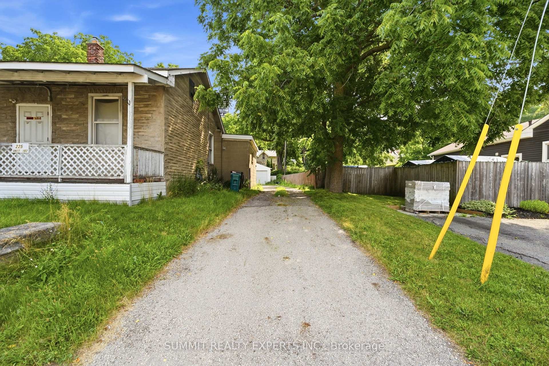 Photo 3 of 225 Ainsile Street S, Cambridge, East Galt — HOMEH