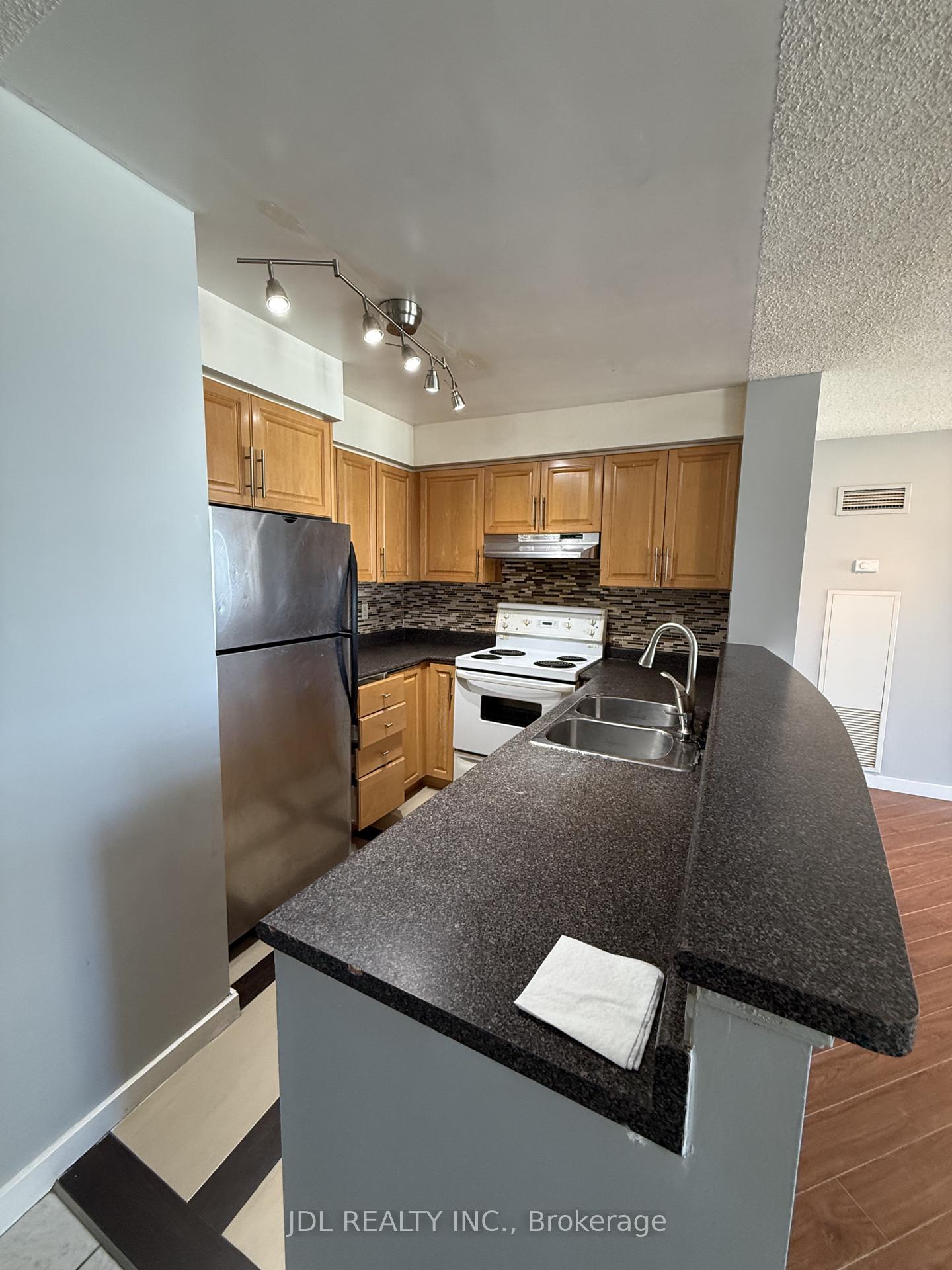 Photo 12 of Unit 1012, 23 Lorraine Drive, North York, Willowdale West — HOMEH