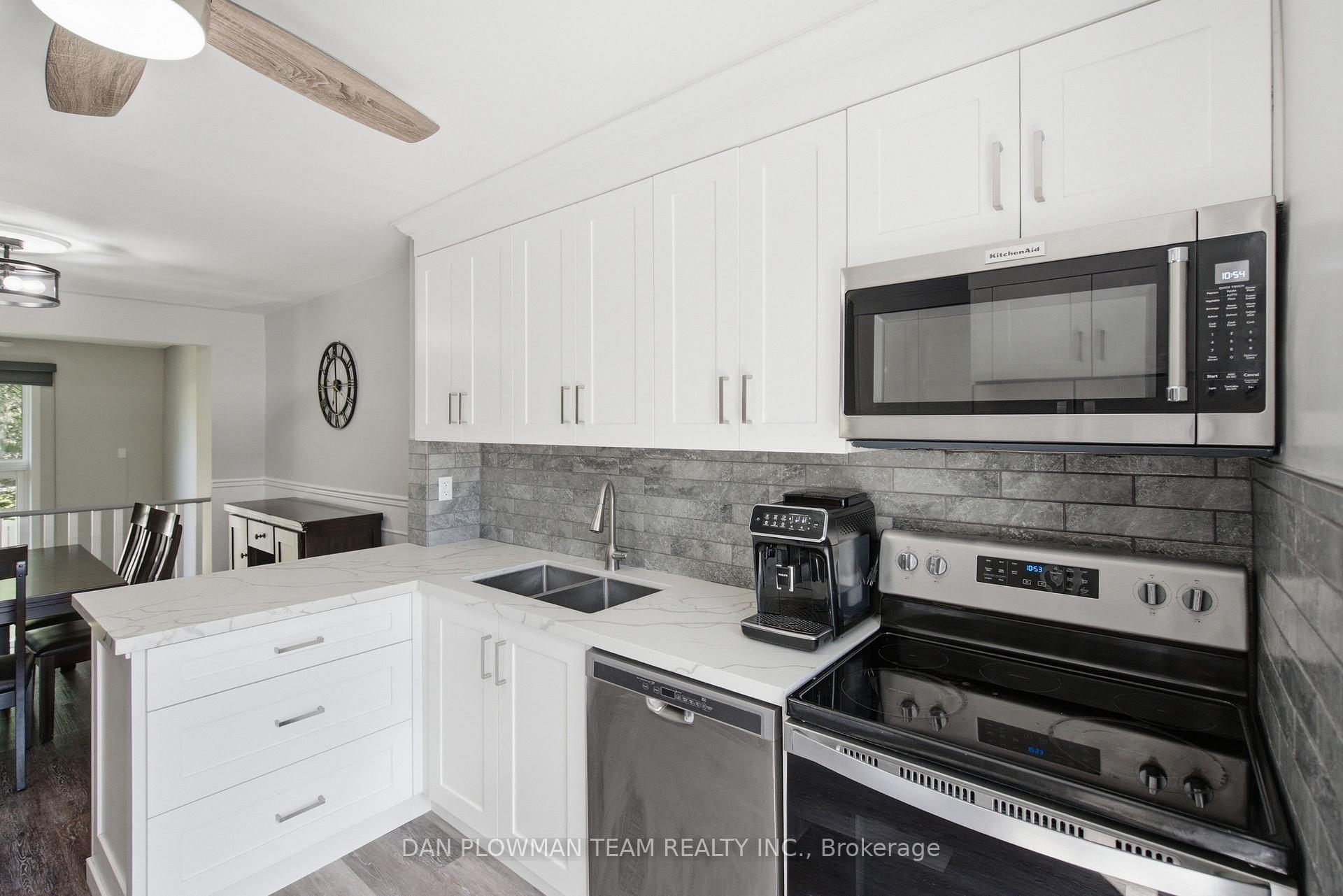 Photo 4 of Unit 45, 350 Camelot Court, Oshawa, Eastdale — HOMEH