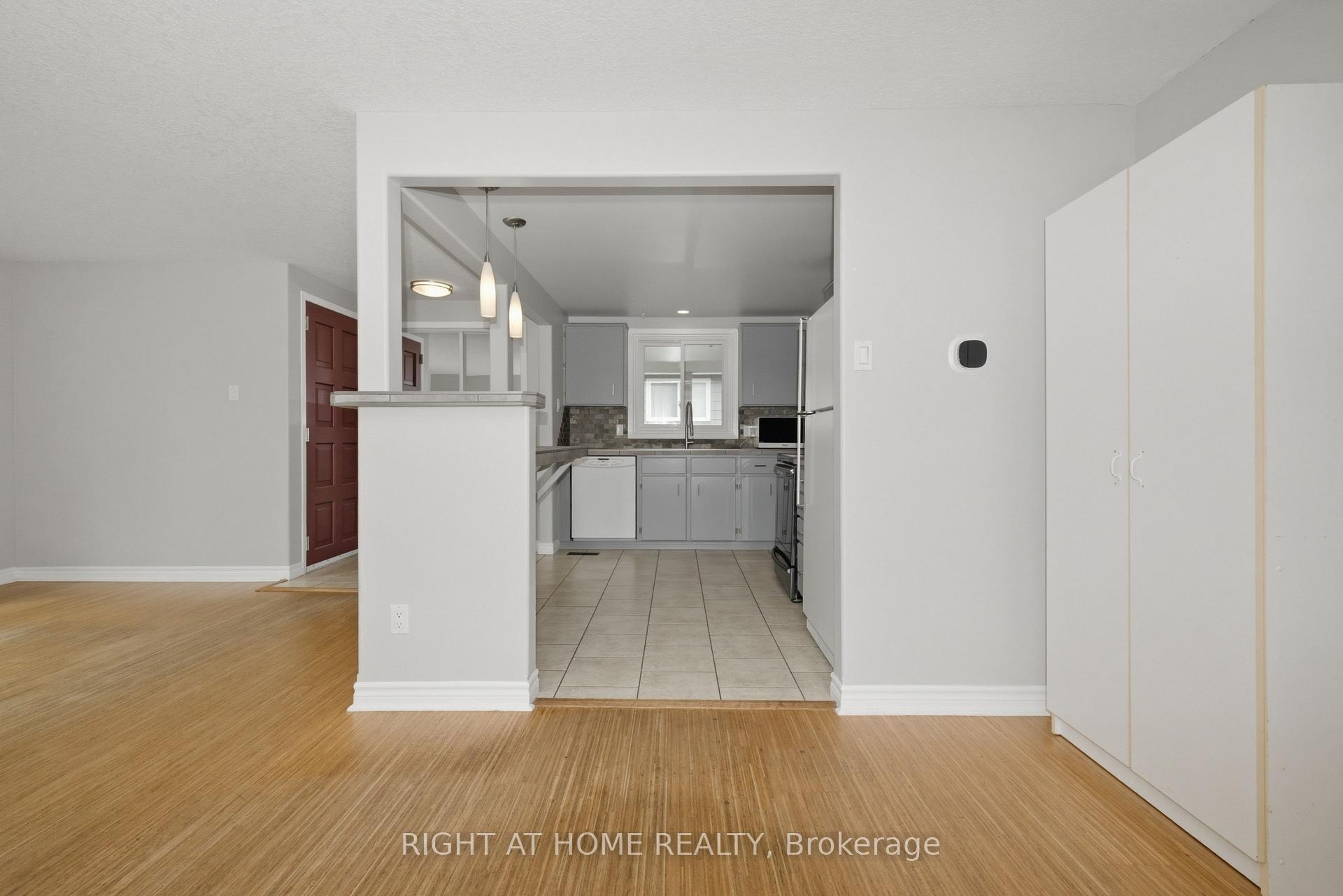 Photo 6 of 197 Pinedale Drive, Kitchener, Laurentian Hills — HOMEH