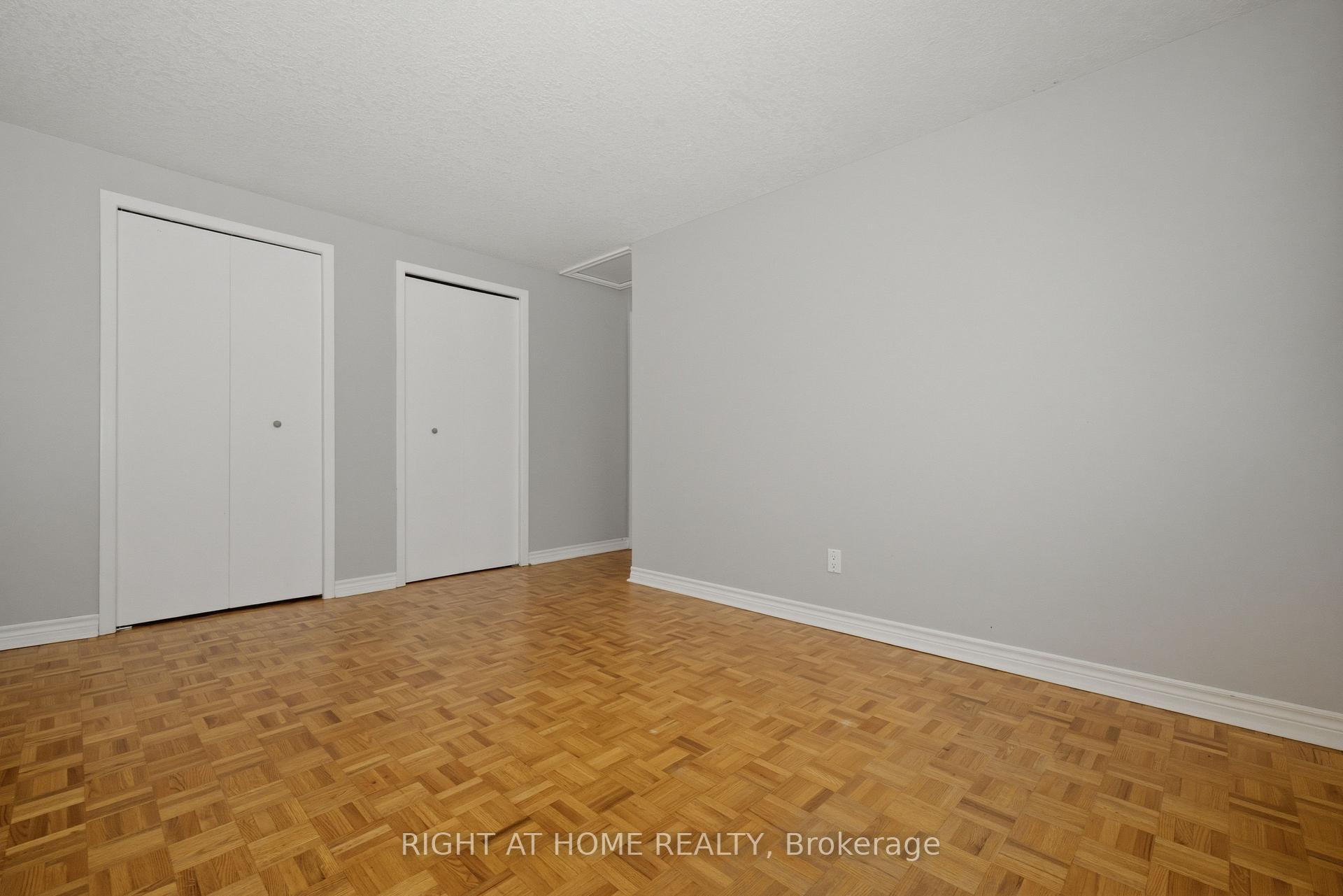 Photo 12 of 197 Pinedale Drive, Kitchener, Laurentian Hills — HOMEH