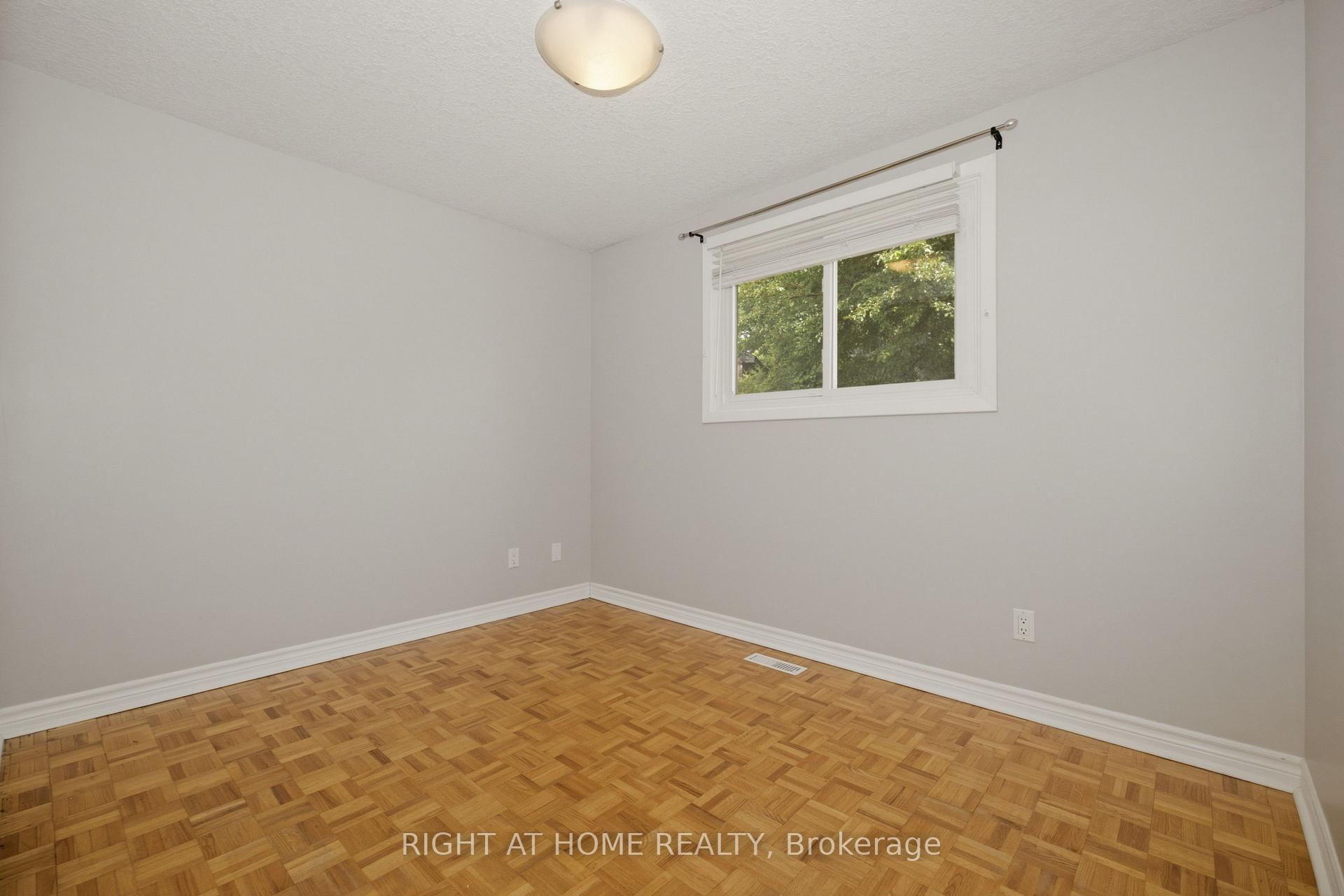 Photo 16 of 197 Pinedale Drive, Kitchener, Laurentian Hills — HOMEH