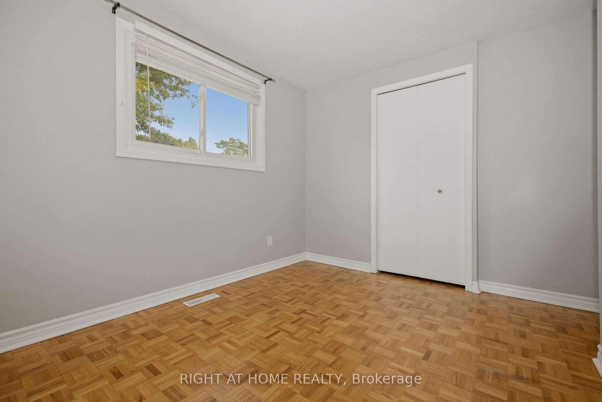 Photo 17 of 197 Pinedale Drive, Kitchener, Laurentian Hills — HOMEH