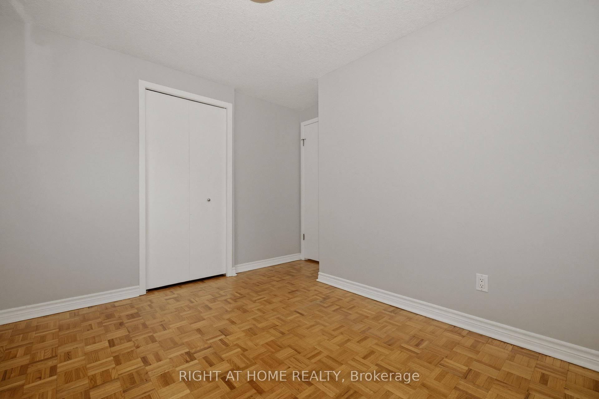 Photo 18 of 197 Pinedale Drive, Kitchener, Laurentian Hills — HOMEH