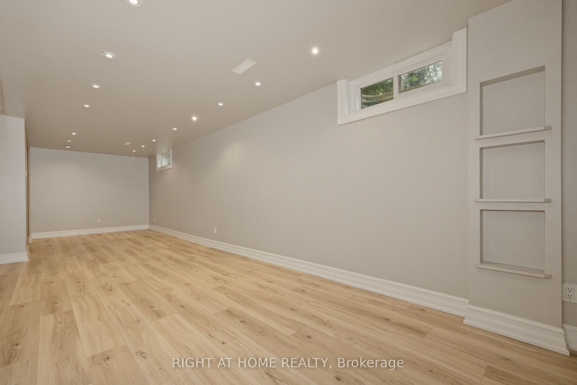 Photo 24 of 197 Pinedale Drive, Kitchener, Laurentian Hills — HOMEH