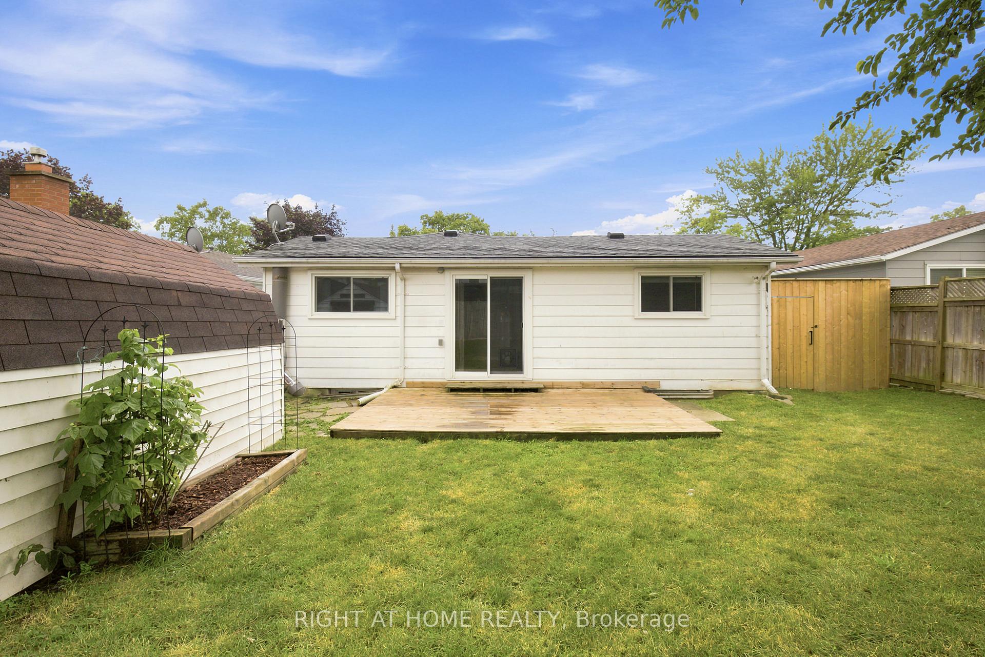 Photo 30 of 197 Pinedale Drive, Kitchener, Laurentian Hills — HOMEH
