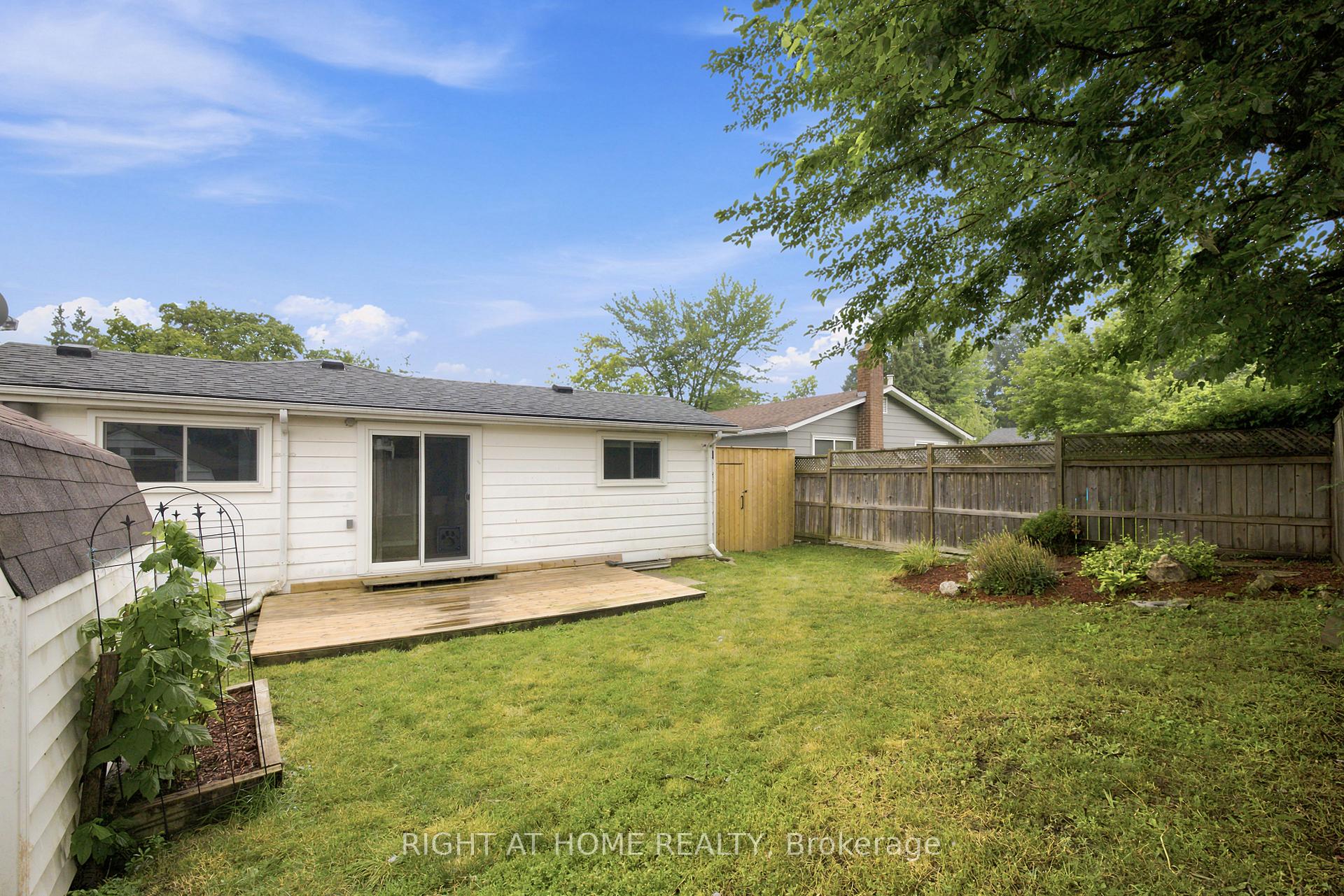 Photo 31 of 197 Pinedale Drive, Kitchener, Laurentian Hills — HOMEH