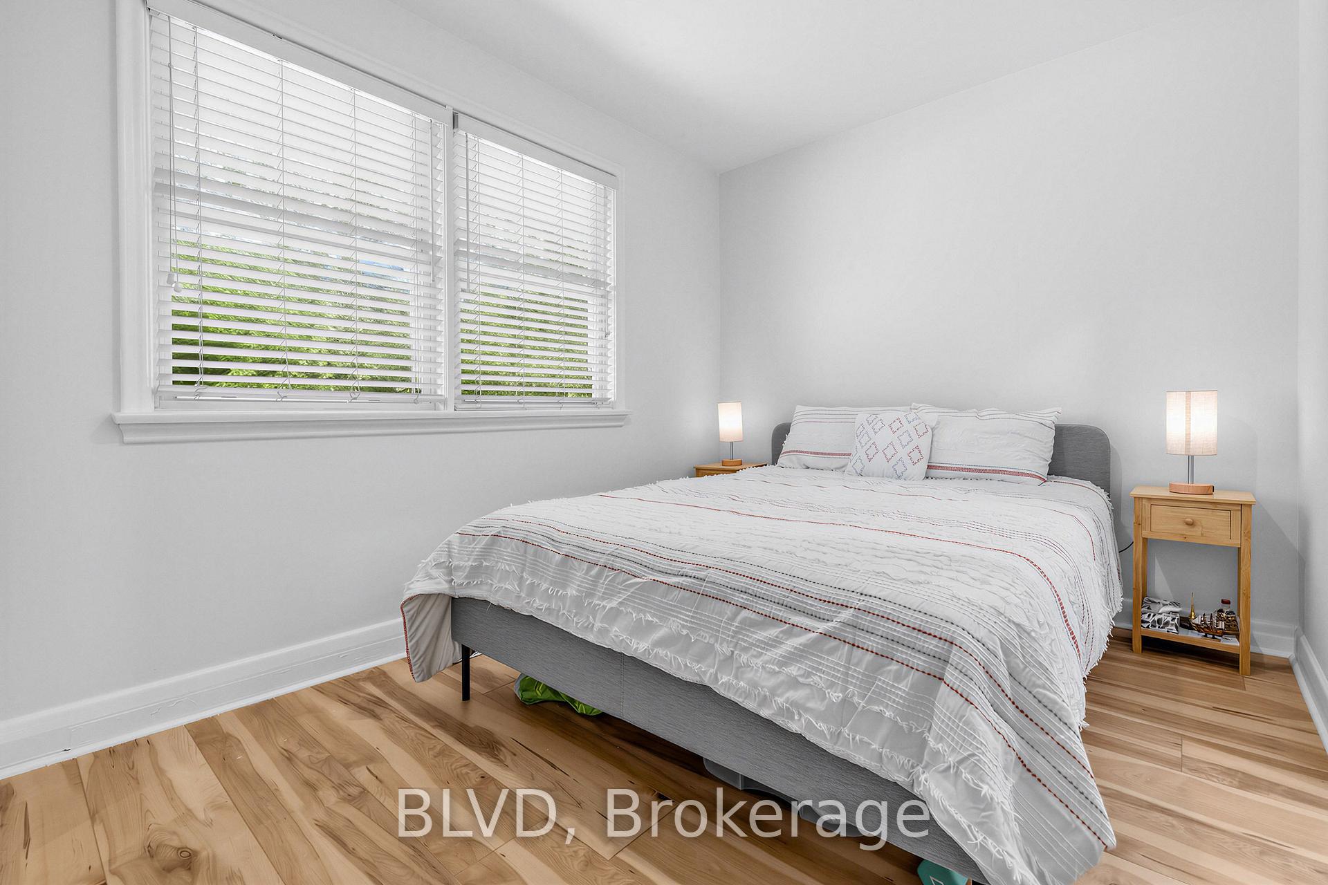 Photo 15 of 457 Paliser Crescent N, Richmond Hill, Harding — HOMEH