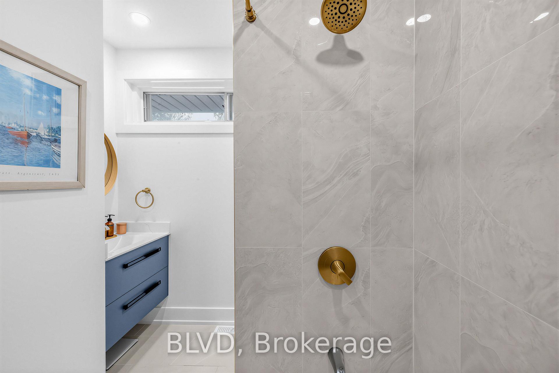 Photo 20 of 457 Paliser Crescent N, Richmond Hill, Harding — HOMEH