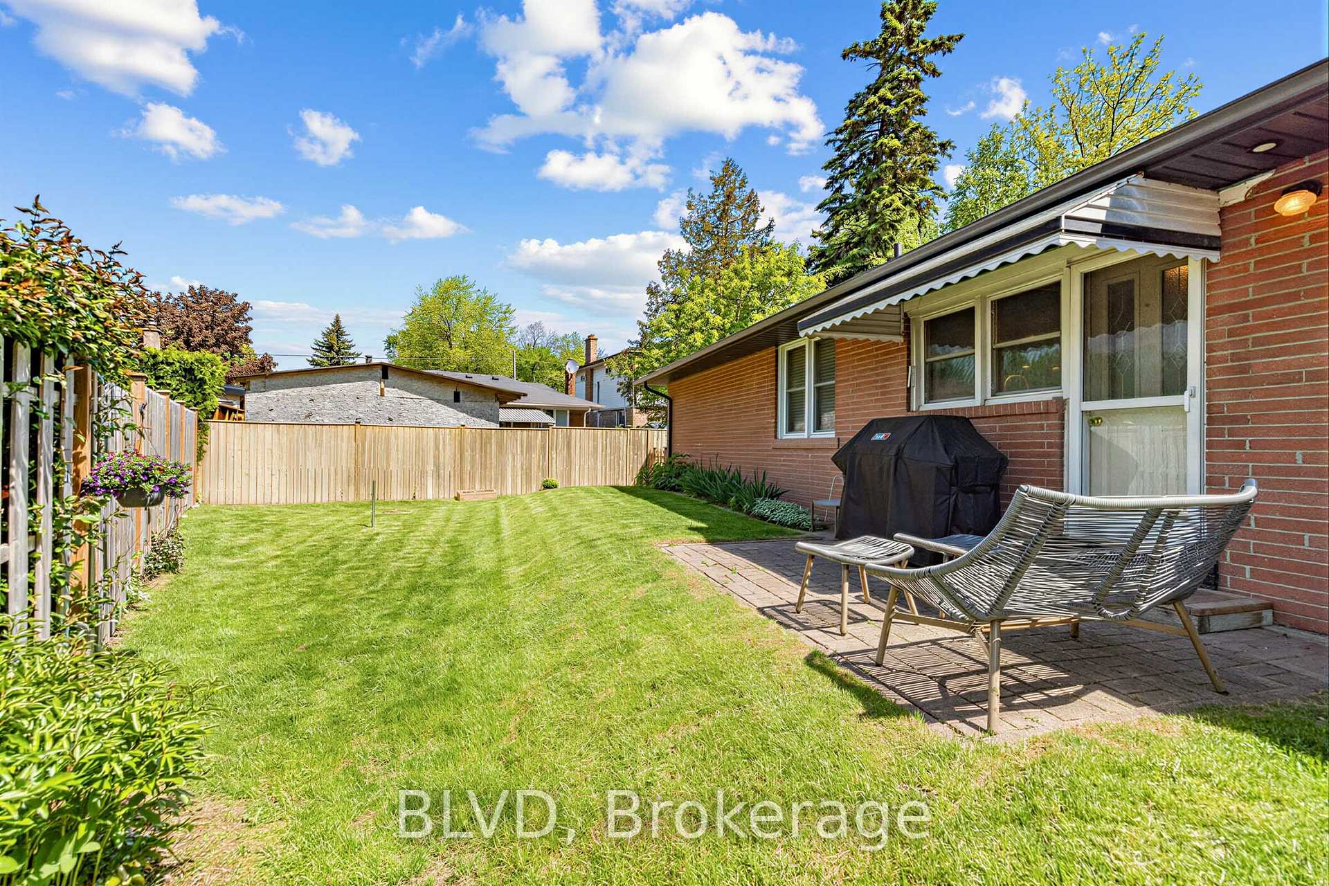 Photo 27 of 457 Paliser Crescent N, Richmond Hill, Harding — HOMEH