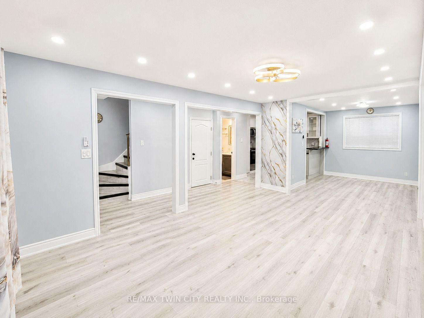 Photo 5 of Unit 1 (upper), 117 Markwood Drive, Kitchener, Victoria Hills — HOMEH