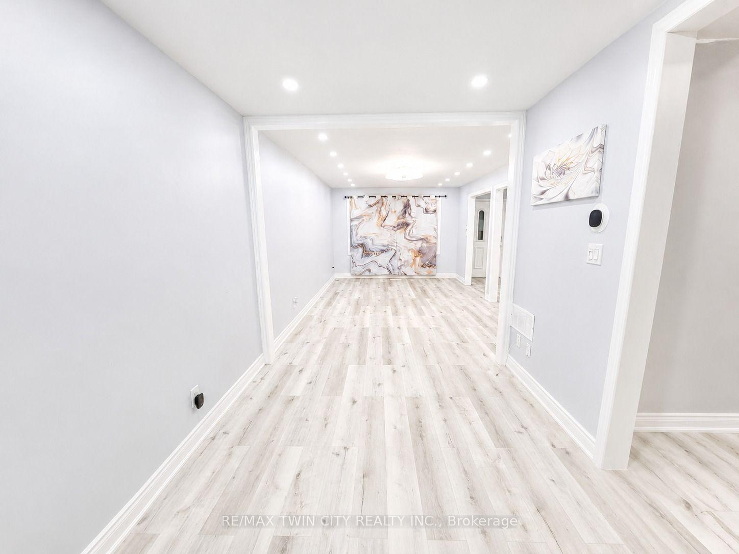 Photo 6 of Unit 1 (upper), 117 Markwood Drive, Kitchener, Victoria Hills — HOMEH