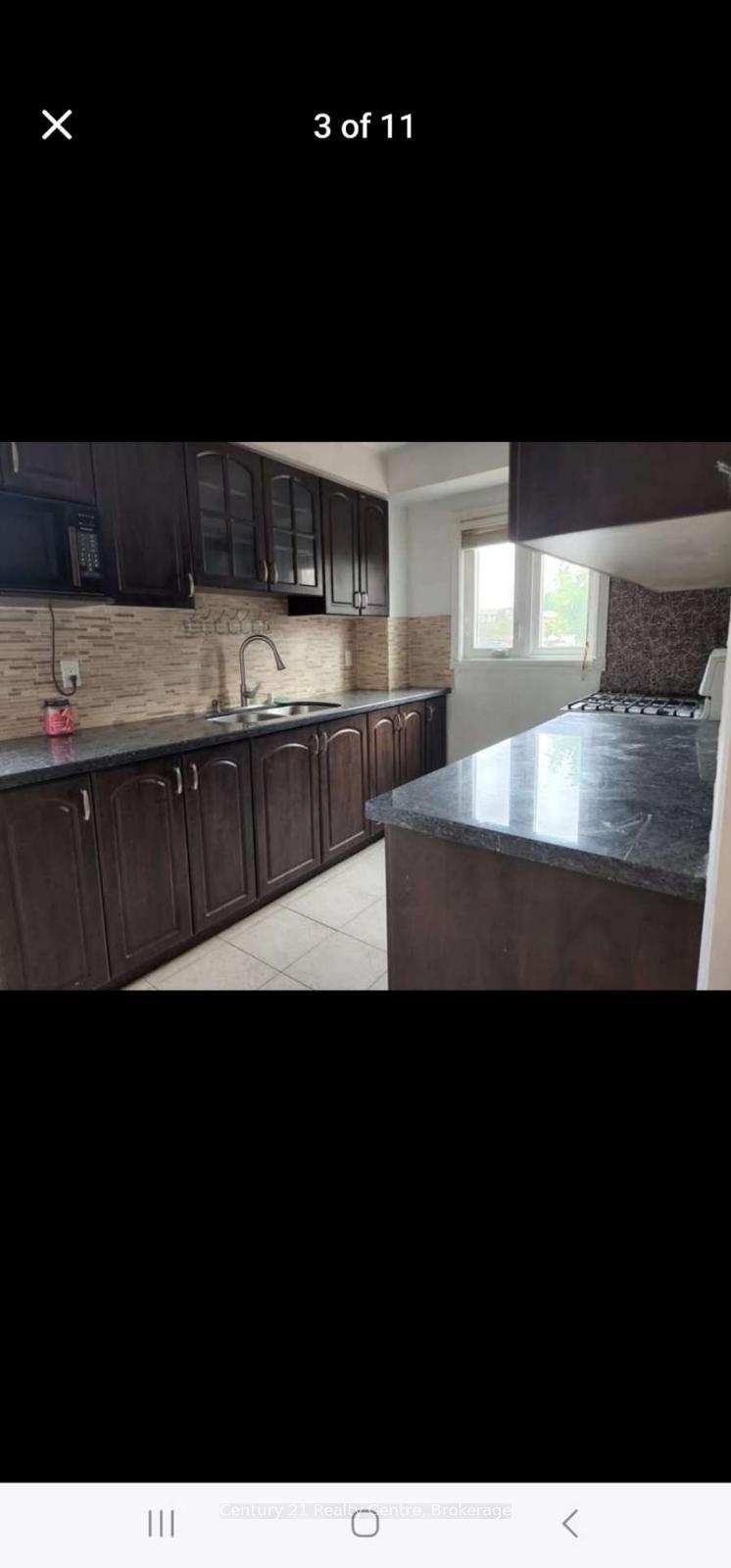 Photo 2 of 1 Dutch Crescent N, Brampton, Fletcher's Creek South — HOMEH