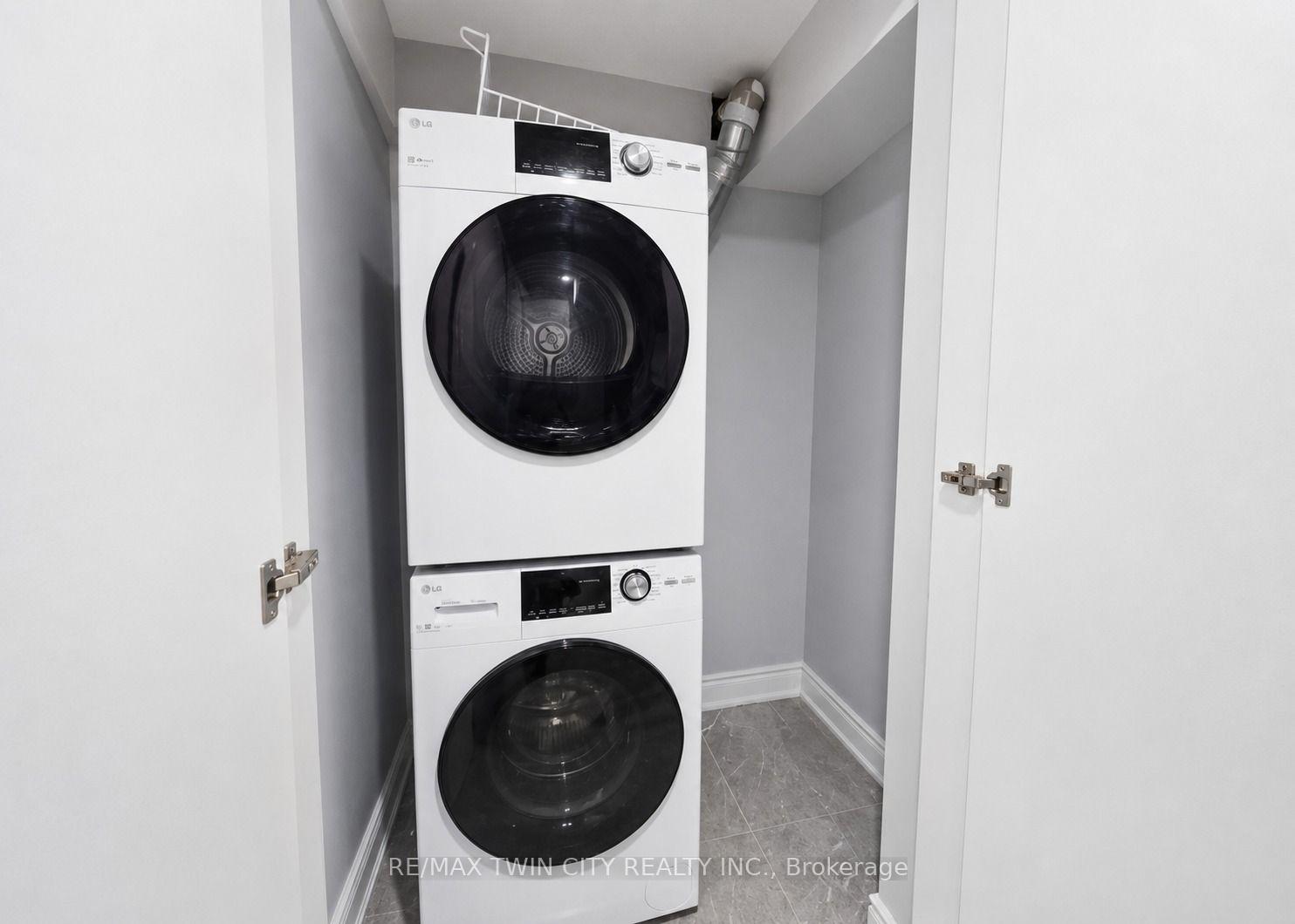 Photo 4 of Unit 2 (Lower), 117 Markwood Drive, Kitchener, Victoria Hills — HOMEH