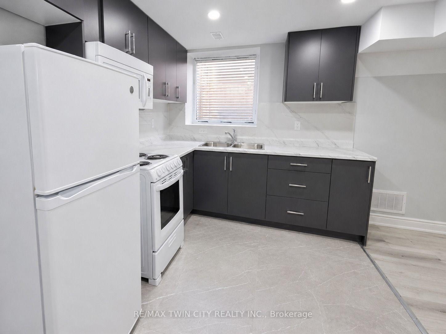 Photo 8 of Unit 2 (Lower), 117 Markwood Drive, Kitchener, Victoria Hills — HOMEH