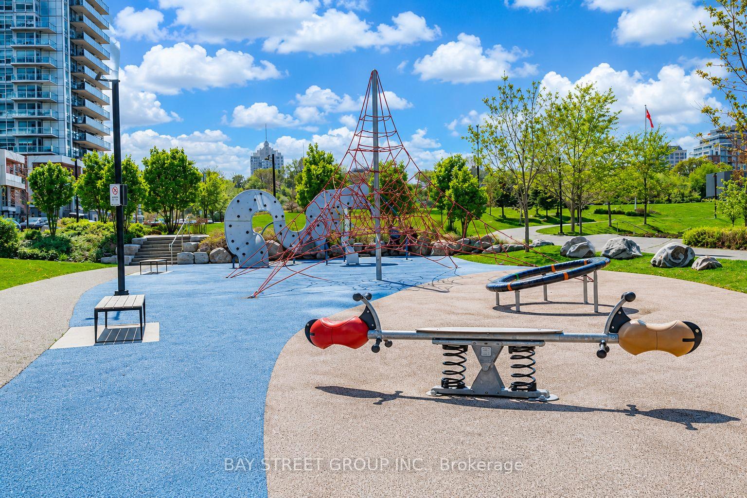 Photo 3 of Unit 2906, 121 McMahon Drive, North York, Bayview Village — HOMEH