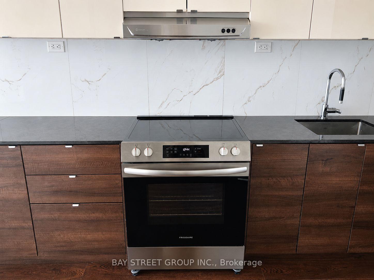 Photo 11 of Unit 2906, 121 McMahon Drive, North York, Bayview Village — HOMEH