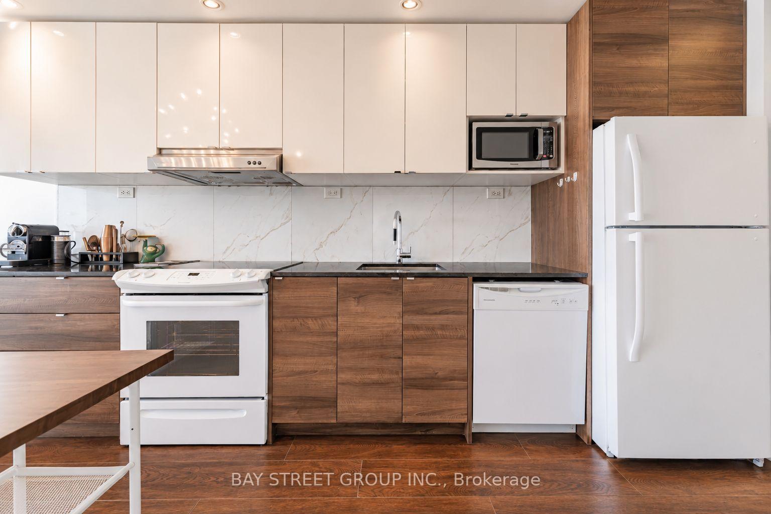 Photo 13 of Unit 2906, 121 McMahon Drive, North York, Bayview Village — HOMEH
