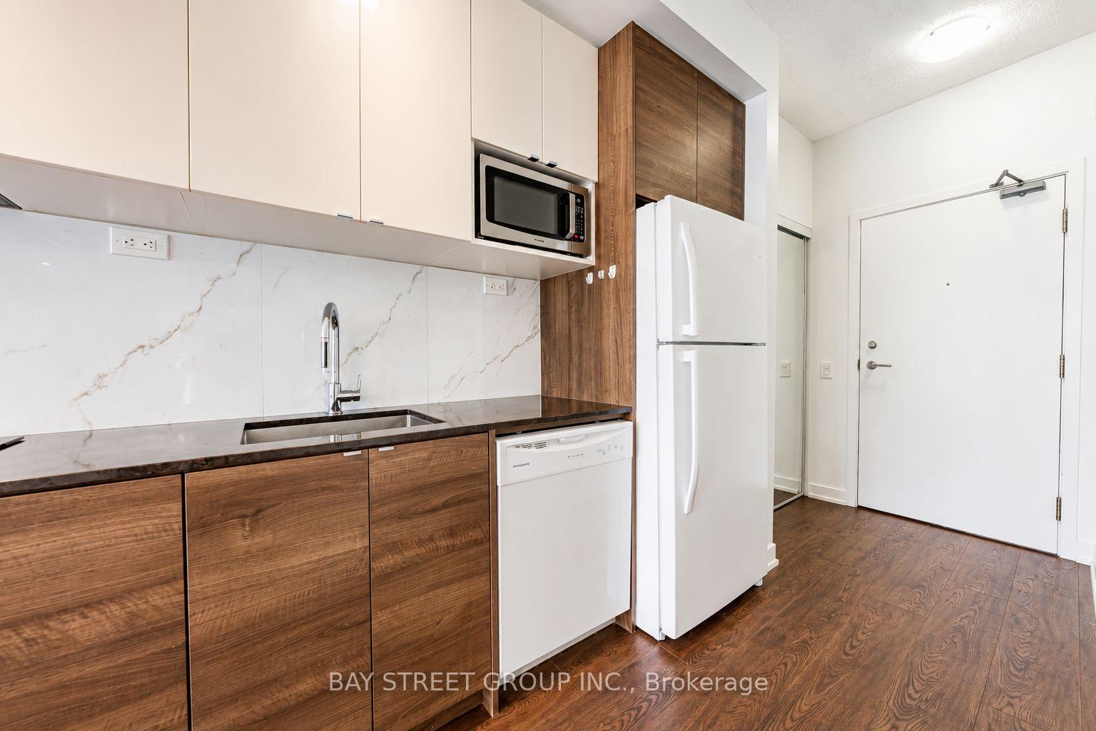 Photo 14 of Unit 2906, 121 McMahon Drive, North York, Bayview Village — HOMEH