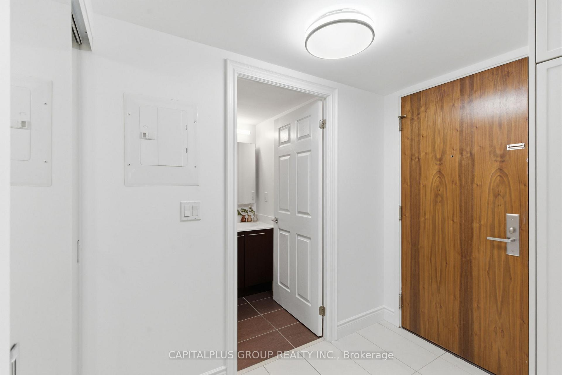 Photo 6 of Unit 318, 37 Galleria Parkway, Markham, Commerce Valley — HOMEH