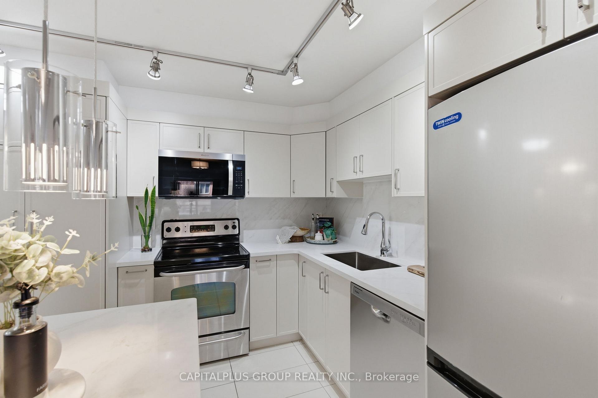 Photo 11 of Unit 318, 37 Galleria Parkway, Markham, Commerce Valley — HOMEH