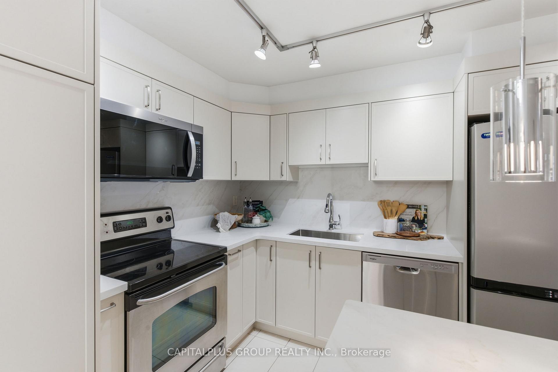Photo 12 of Unit 318, 37 Galleria Parkway, Markham, Commerce Valley — HOMEH