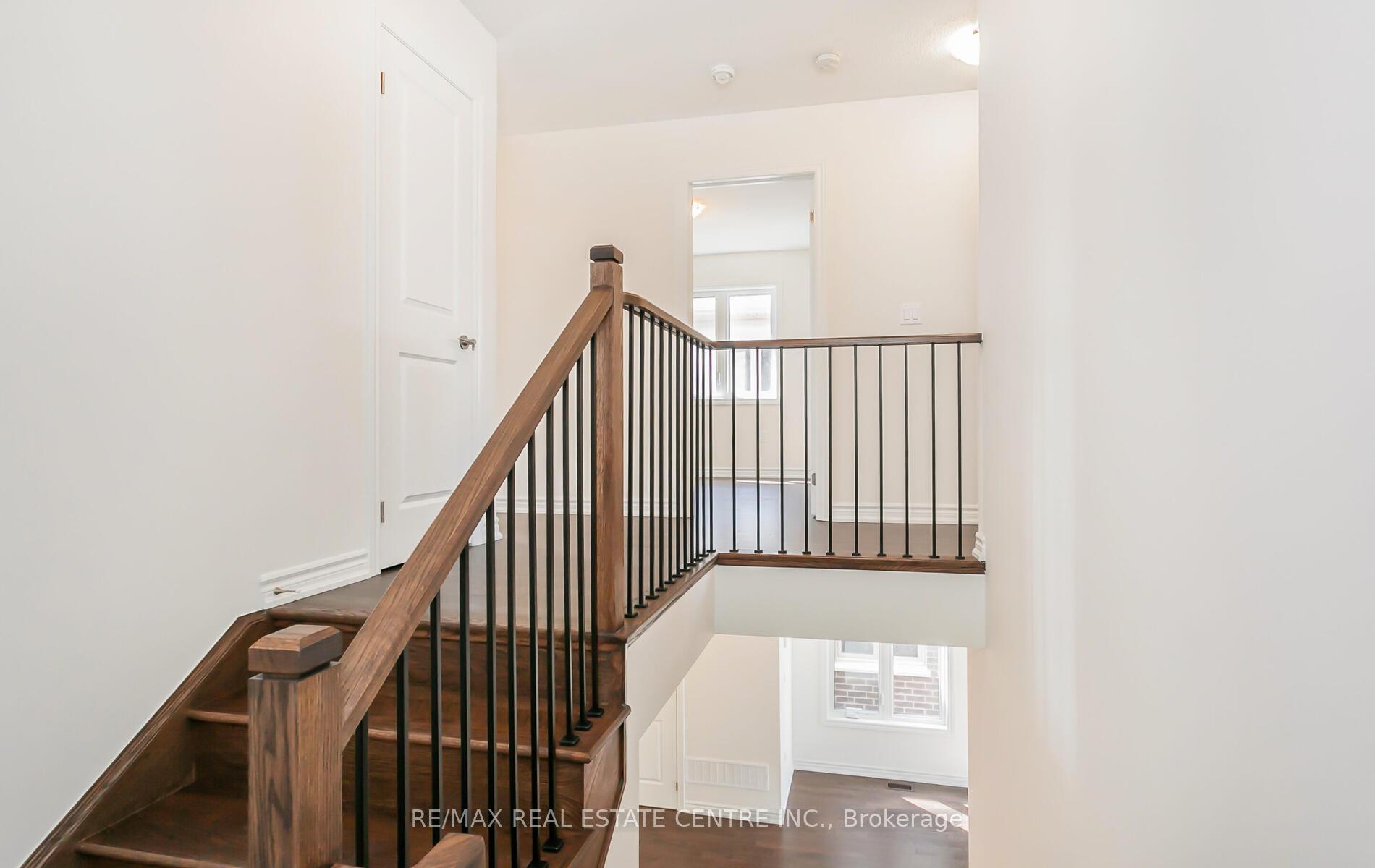 Photo 20 of 37 Gemini Drive, Barrie, Rural Barrie Southeast — HOMEH