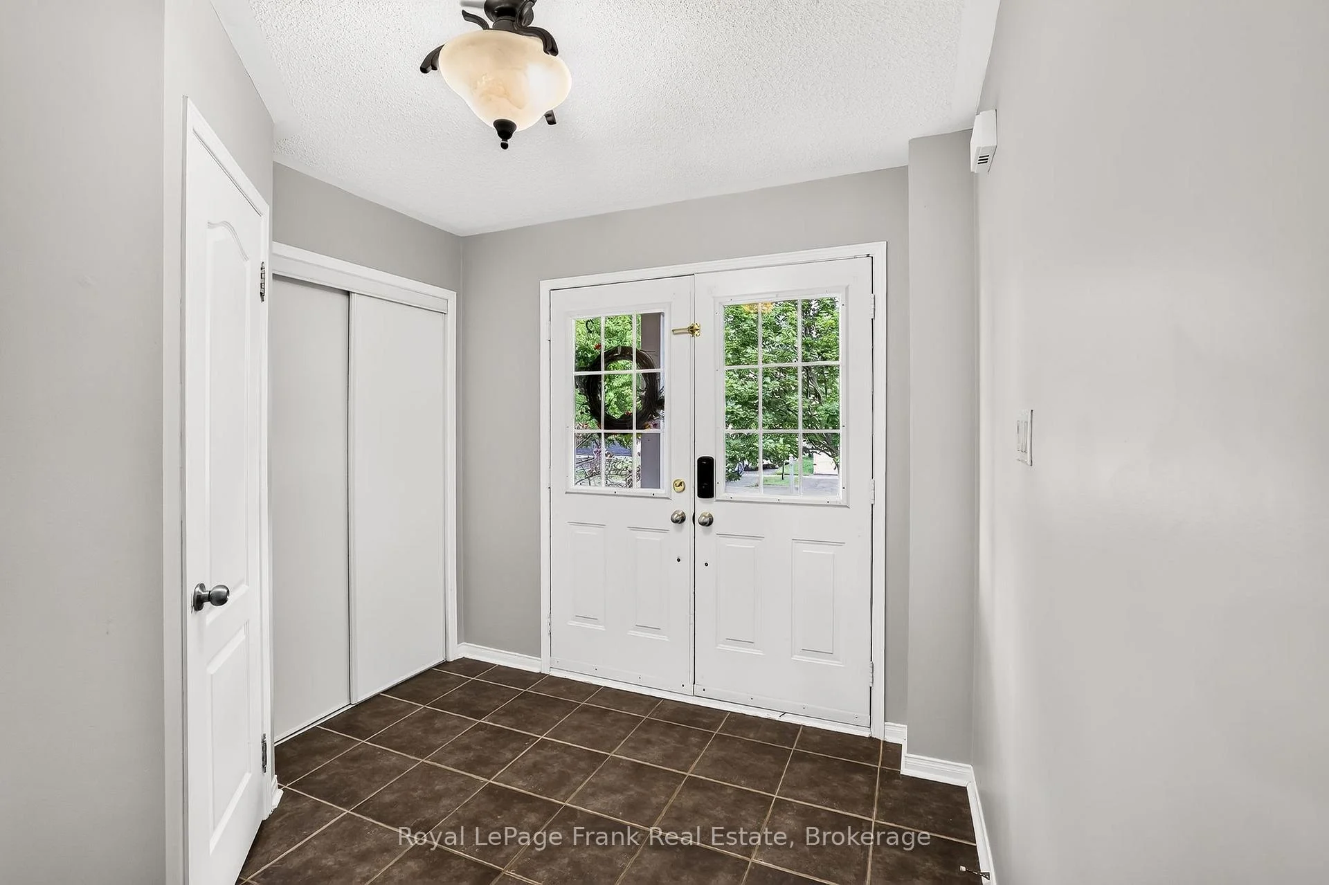 Photo 11 of 150 Dadson Drive, Clarington, Bowmanville — HOMEH
