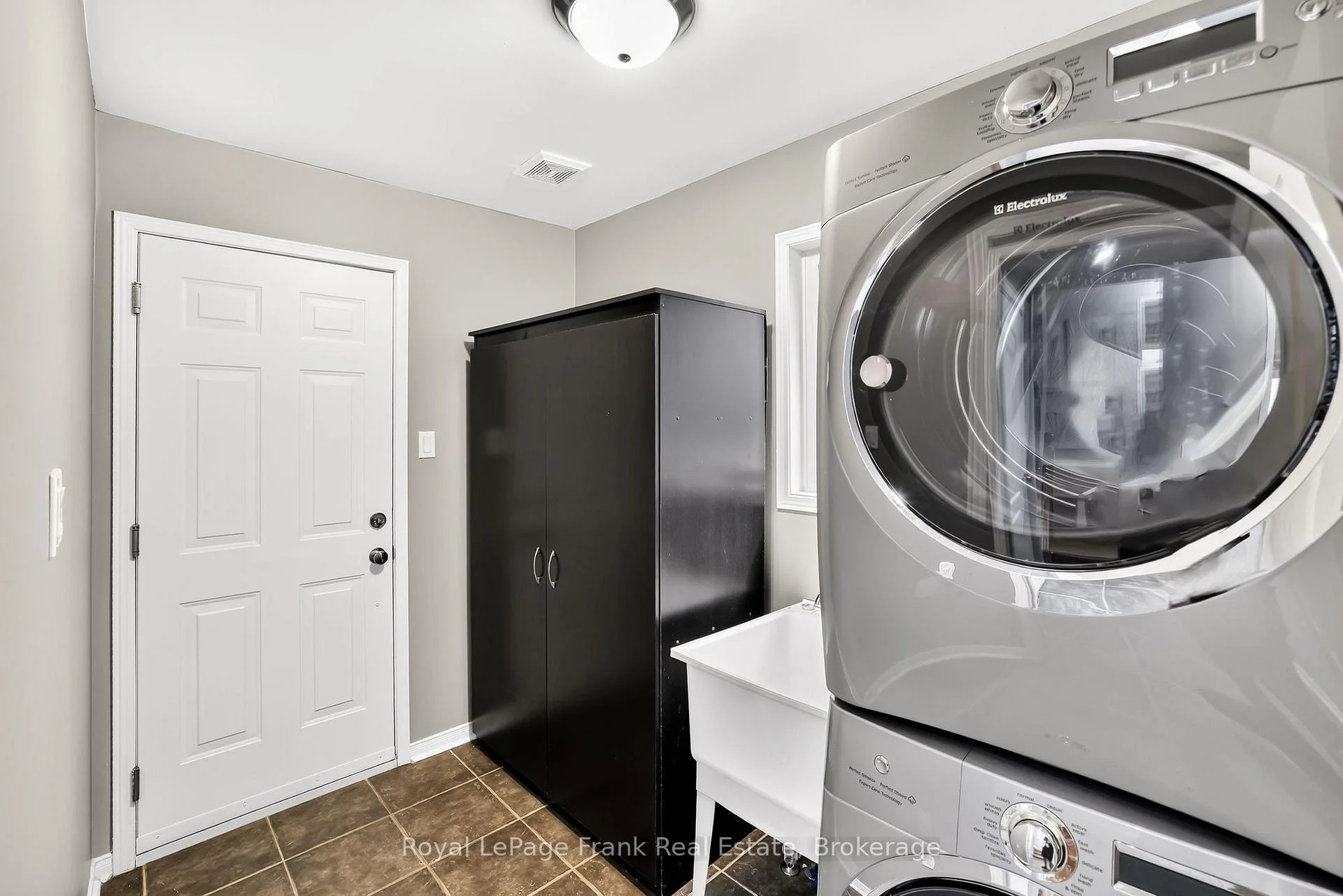 Photo 43 of 150 Dadson Drive, Clarington, Bowmanville — HOMEH