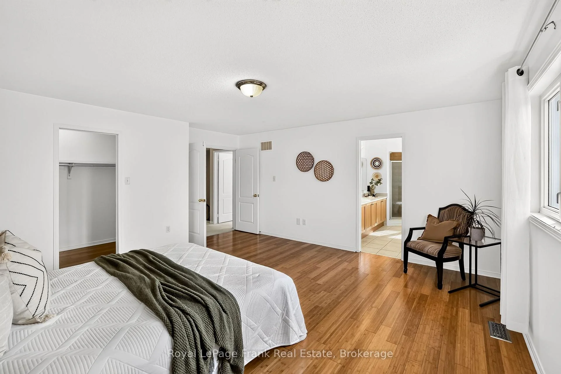 Photo 49 of 150 Dadson Drive, Clarington, Bowmanville — HOMEH