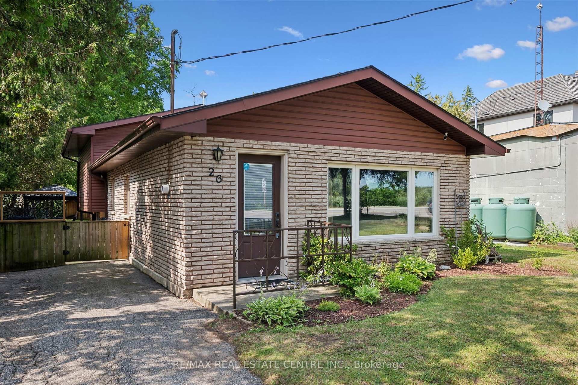 Photo 5 of 26 Lake Road, Cambridge, East Galt — HOMEH