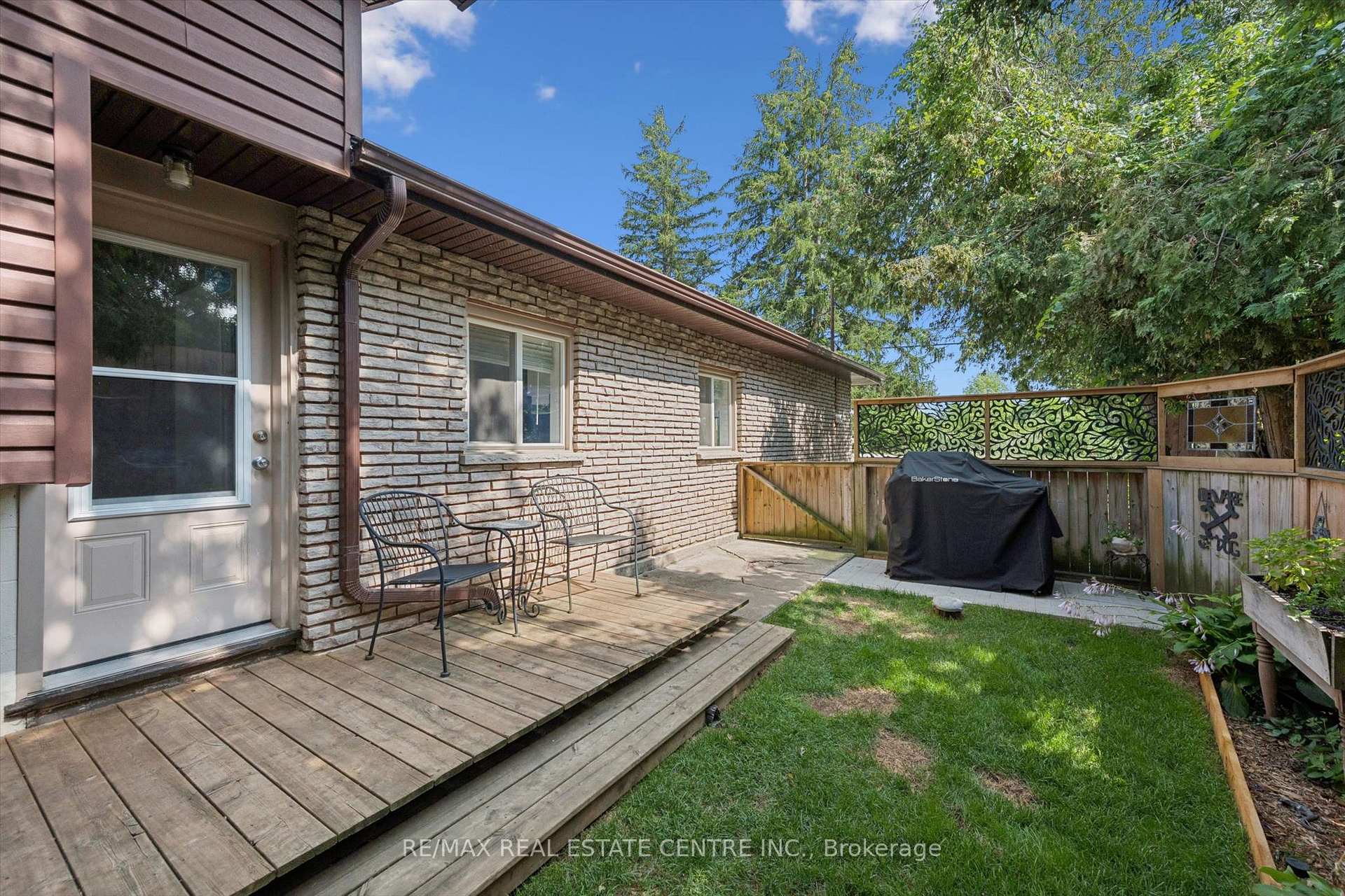 Photo 24 of 26 Lake Road, Cambridge, East Galt — HOMEH