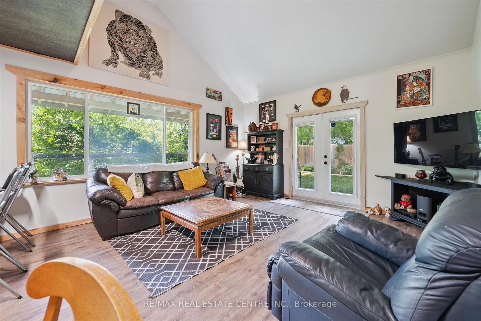 Photo 34 of 26 Lake Road, Cambridge, East Galt — HOMEH