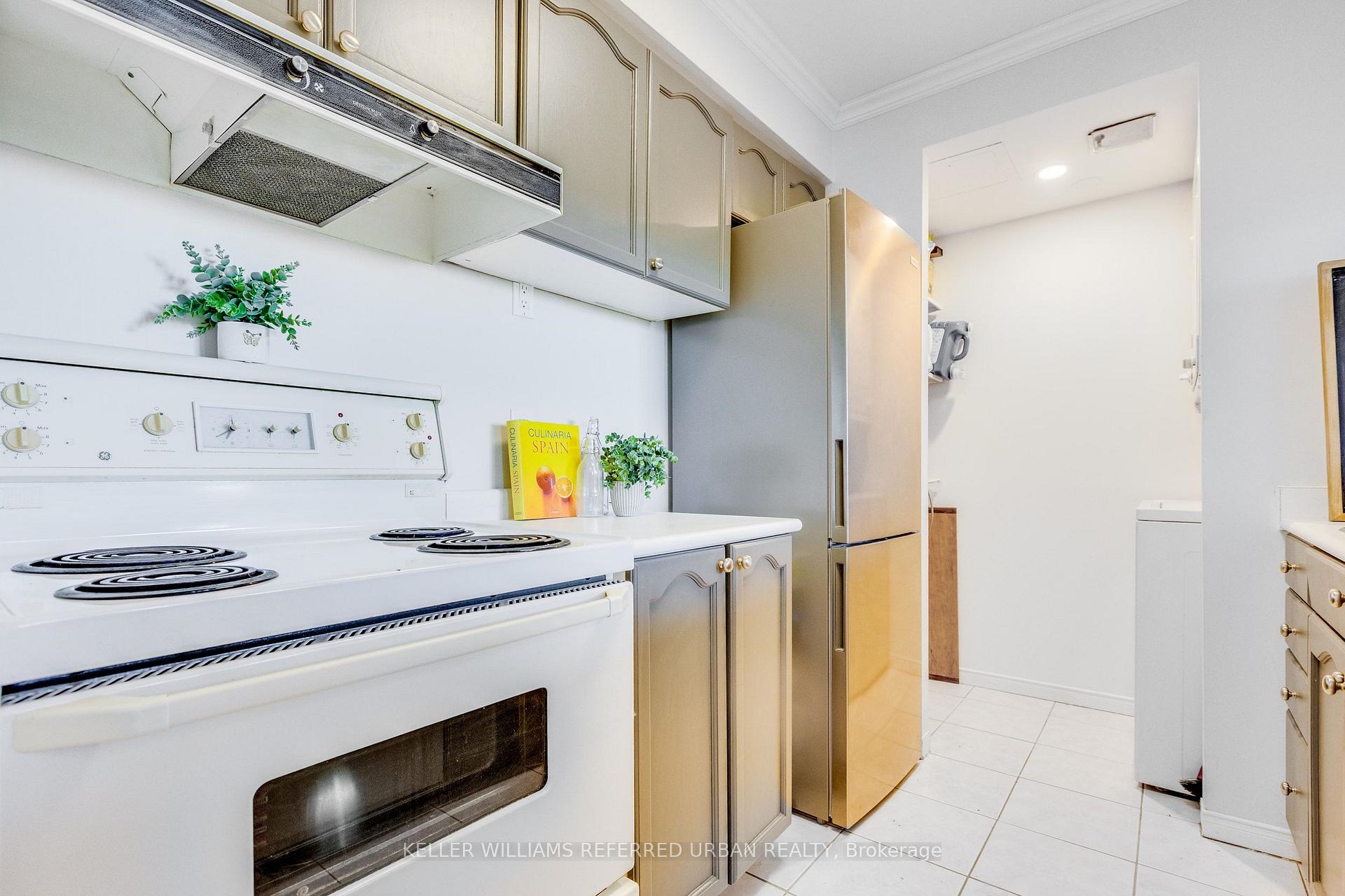 Photo 12 of Unit 703, 1625 Pickering Parkway, Pickering, Town Centre — HOMEH
