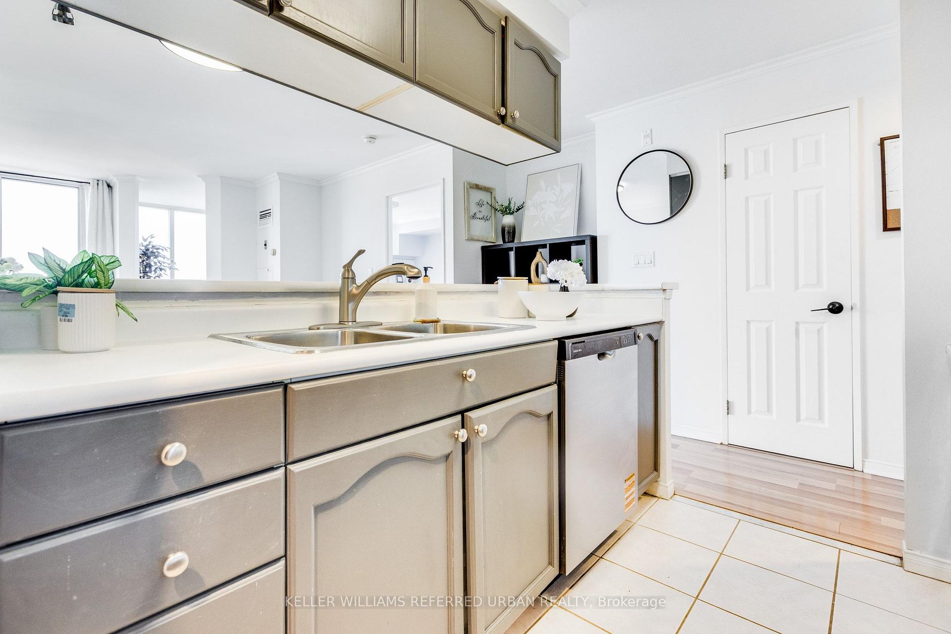 Photo 13 of Unit 703, 1625 Pickering Parkway, Pickering, Town Centre — HOMEH