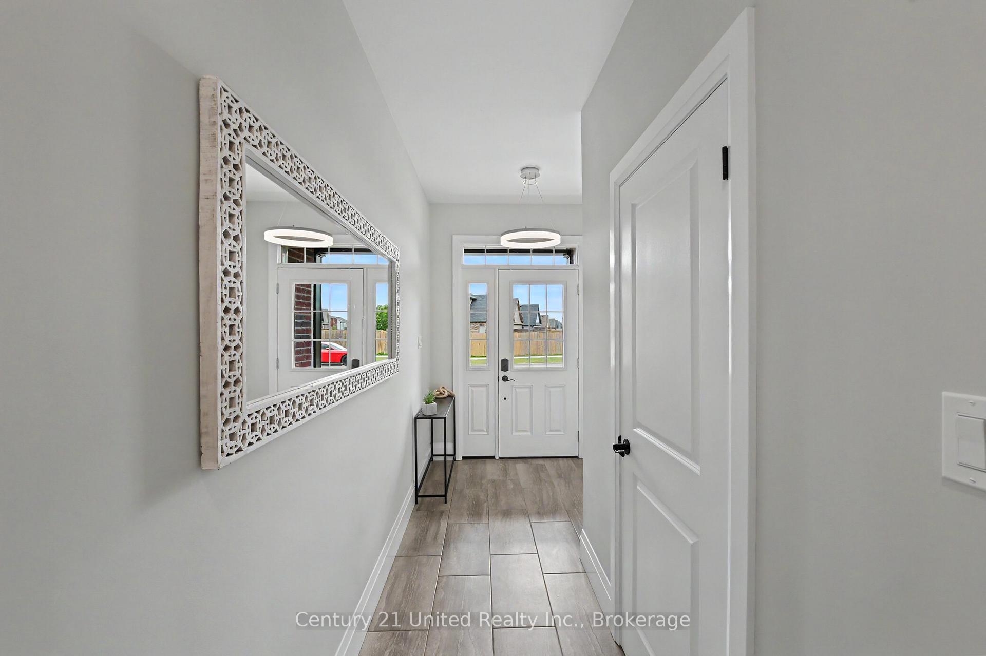 Photo 3 of 606 Settlers Ridge, Peterborough, Northcrest Ward 5 — HOMEH