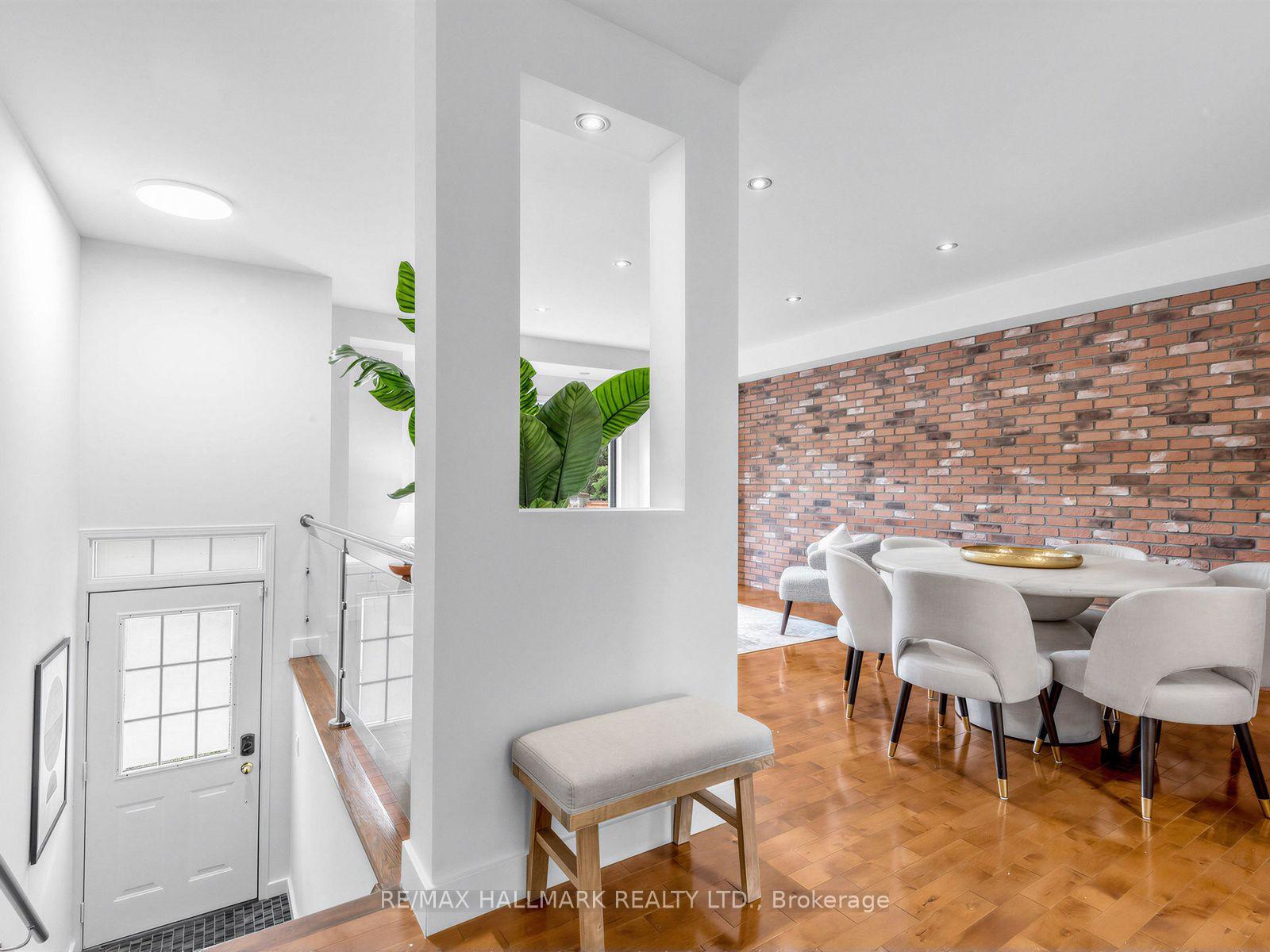 Photo 4 of 30 Jarrett Court, Vaughan, Vellore Village — HOMEH