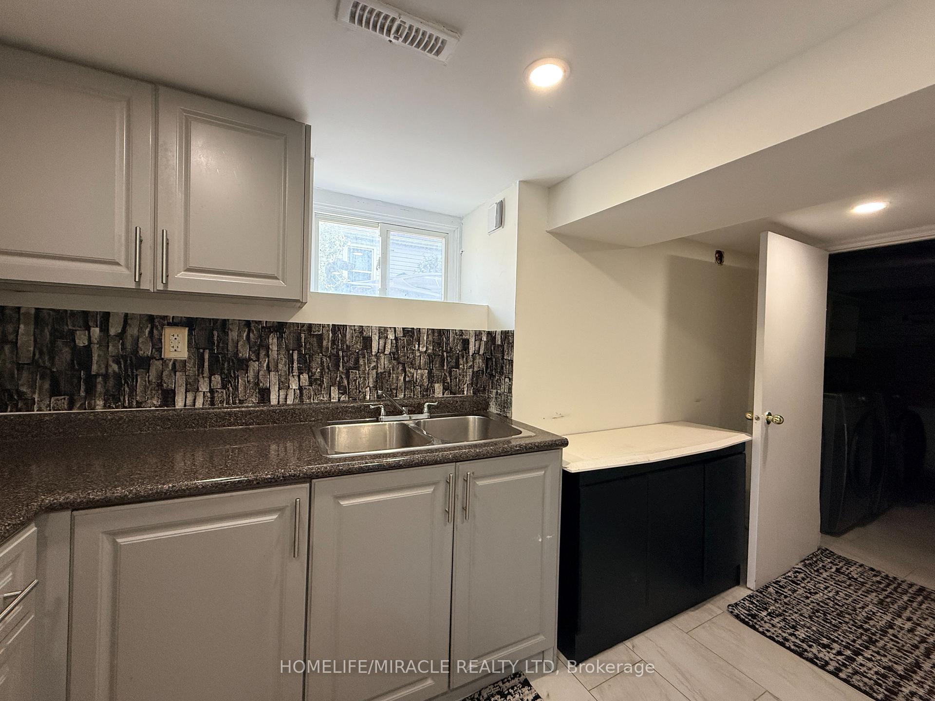 Photo 3 of 755 Somerville Street, Oshawa, Centennial — HOMEH